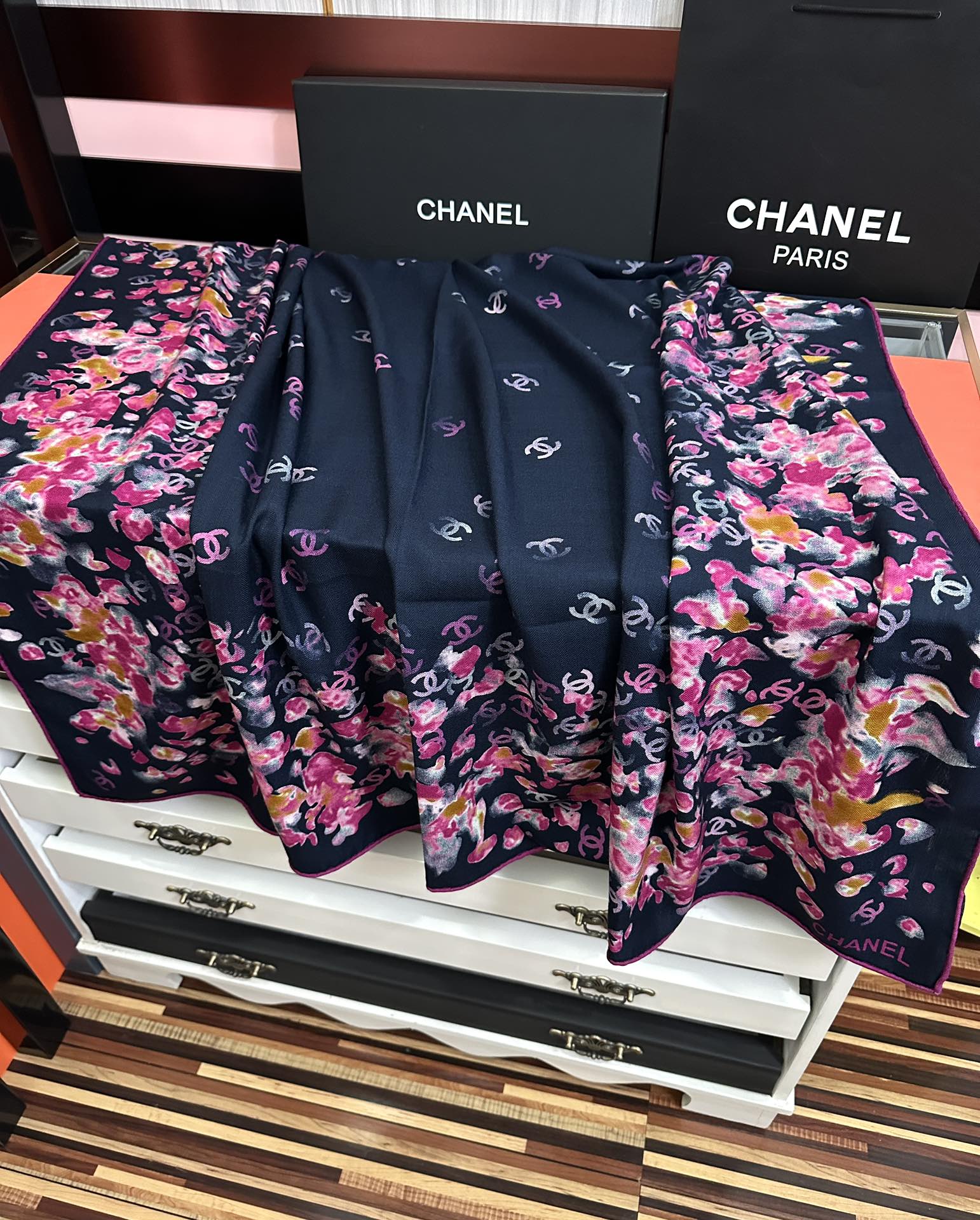 ❤️香奈儿 【2026双面同色印花】太美了[發]经典茶花帽子🎩设计优雅风[礼物]~气质到骨子里[色]香奶