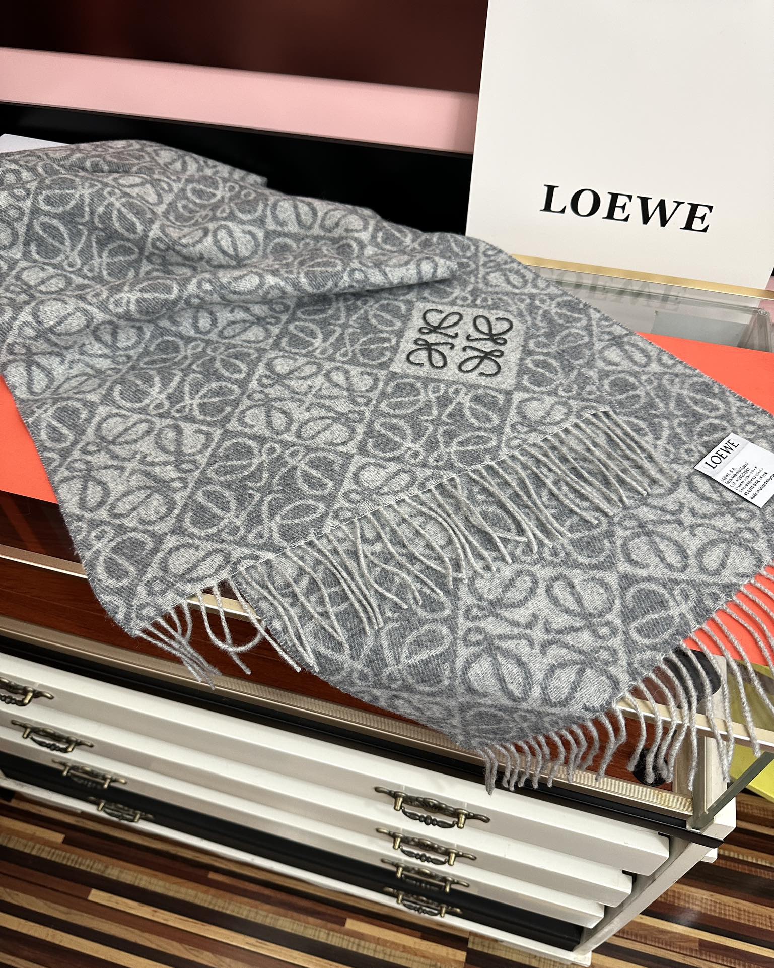 。罗意威2026 ZG最新款[庆祝] 棋盘格提花围巾[太阳]经典棋盘格矩阵设计高端设计[玫瑰] 不挑年龄