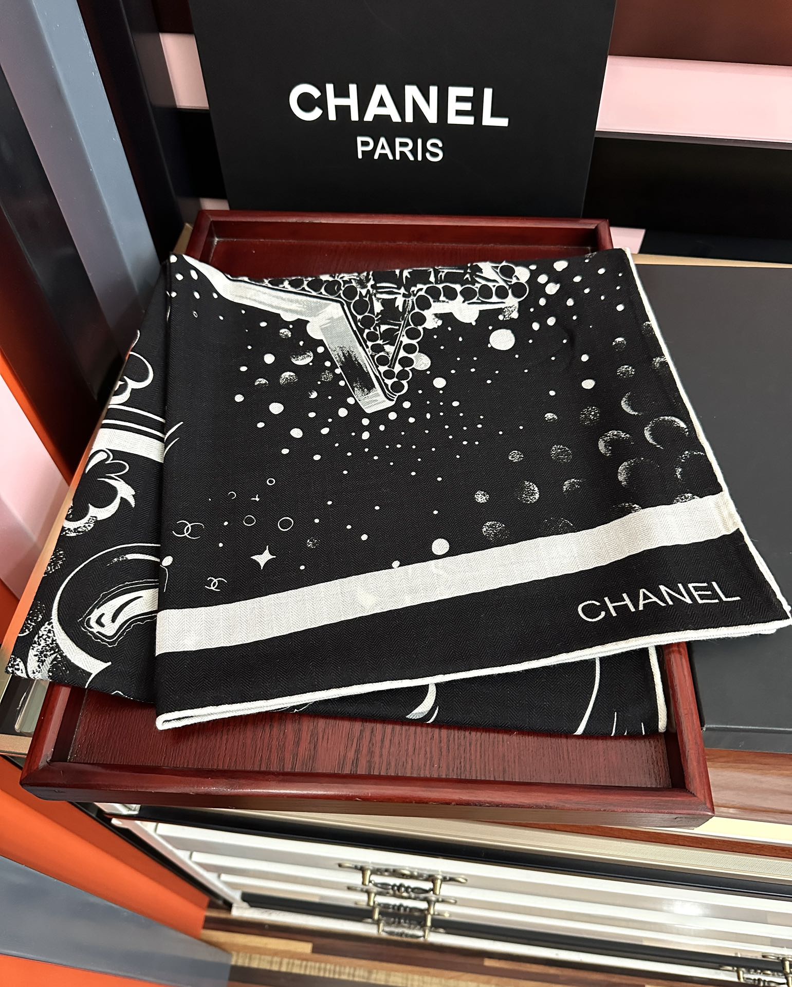 新款❤️ 2026 香奈儿 太美了 【双面同色】[礼物]~气质到骨子里[色]香奶奶新一季的面料超高级，真