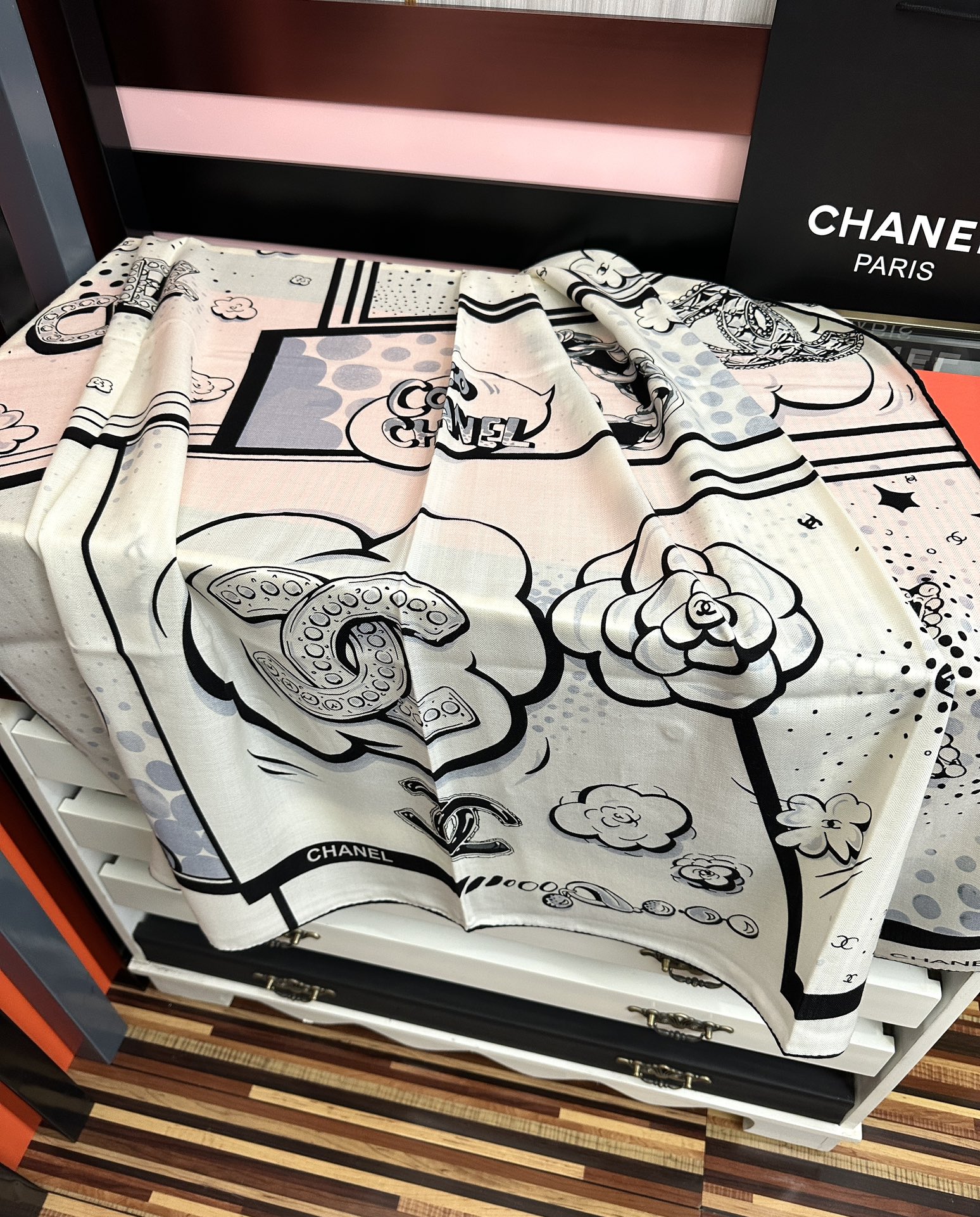 新款❤️ 2026 香奈儿 太美了 【双面同色】[礼物]~气质到骨子里[色]香奶奶新一季的面料超高级，真