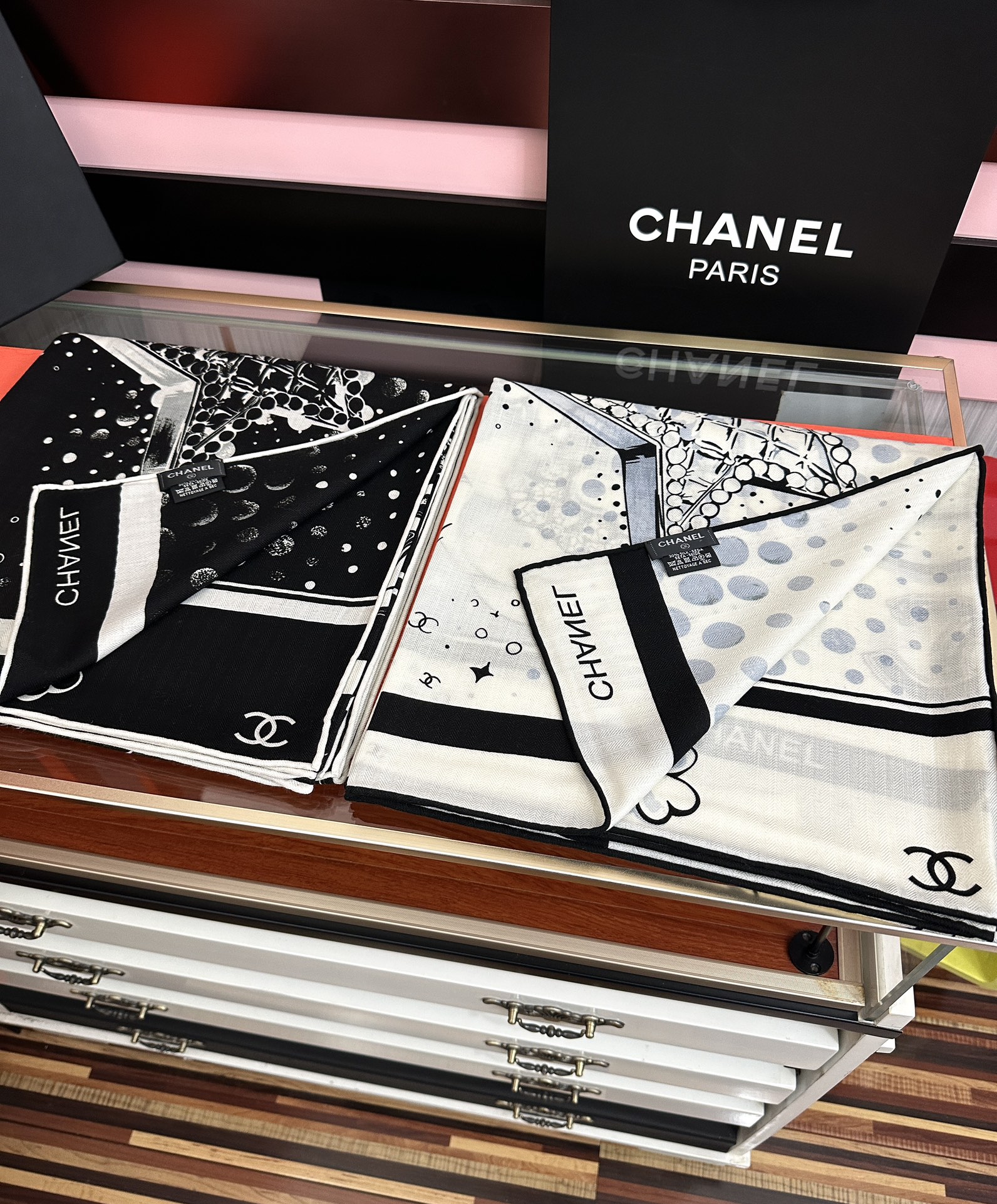 新款❤️ 2026 香奈儿 太美了 【双面同色】[礼物]~气质到骨子里[色]香奶奶新一季的面料超高级，真