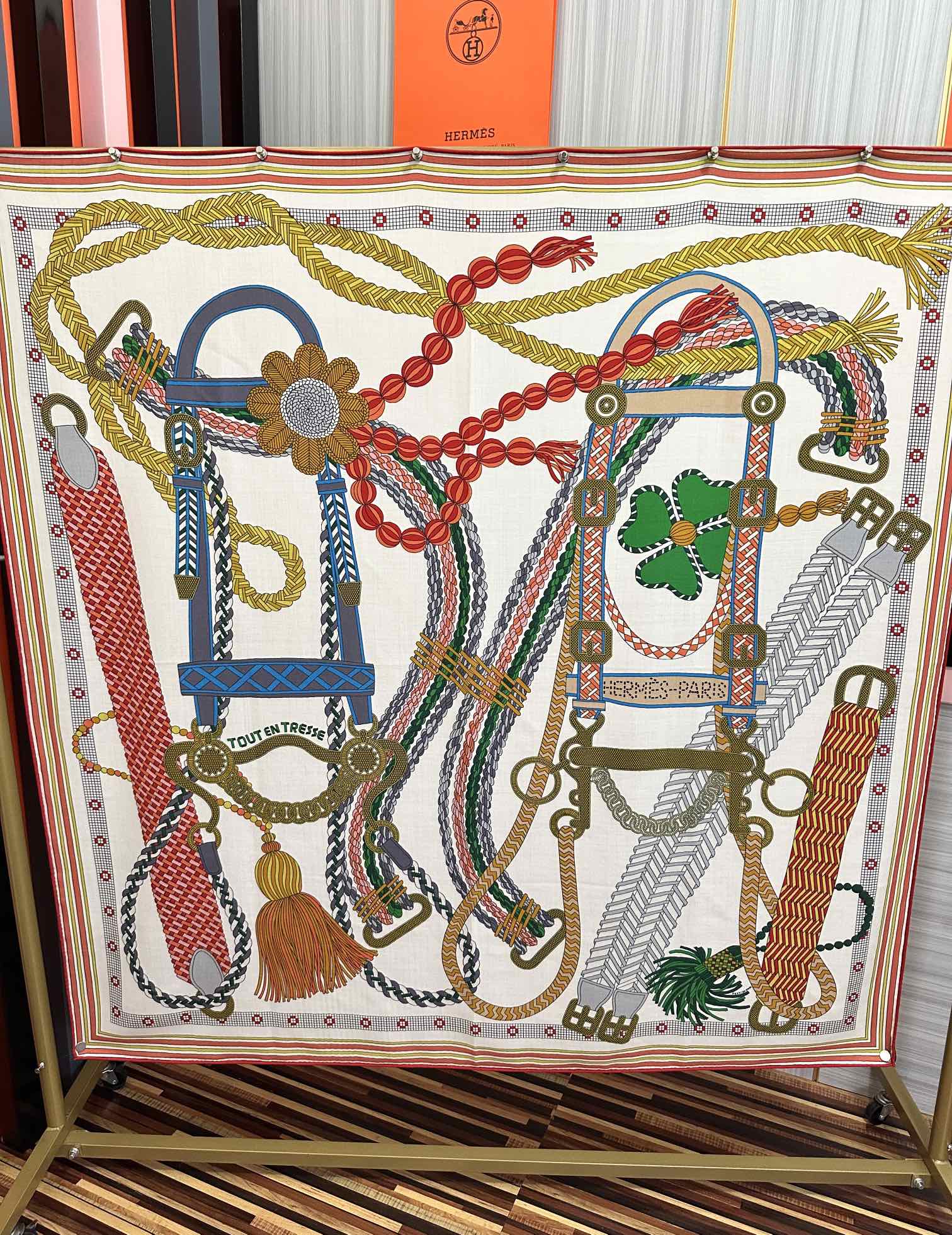 。高品质 2026新款 爱马仕【编织鞍袋】官网同步 2025秋冬新款[爱心]新一季丝巾采购清单估计各位养