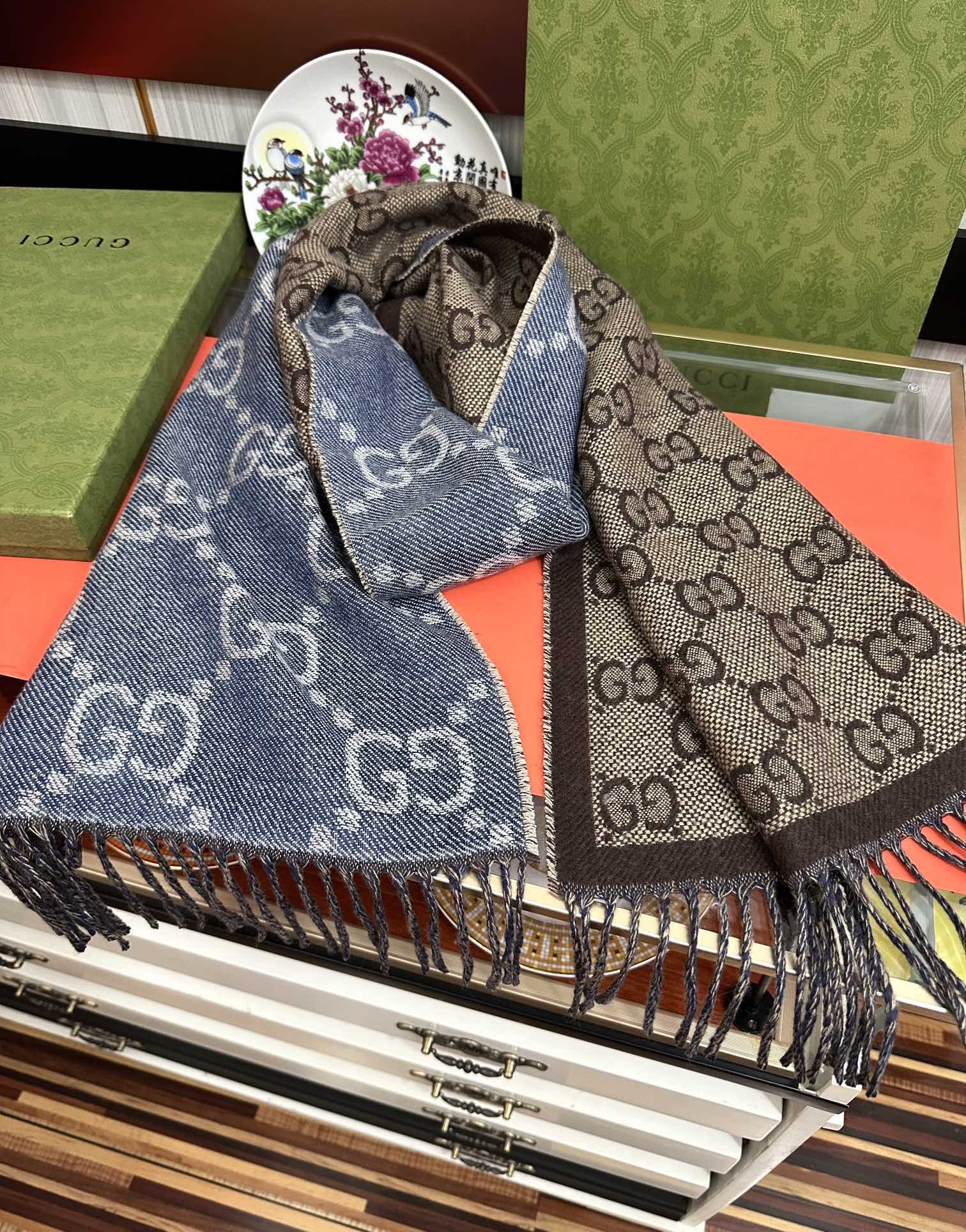 Gucci GG字母双面长巾 牛仔蓝双G字母双面交织图案 一面大GG 一面小GG