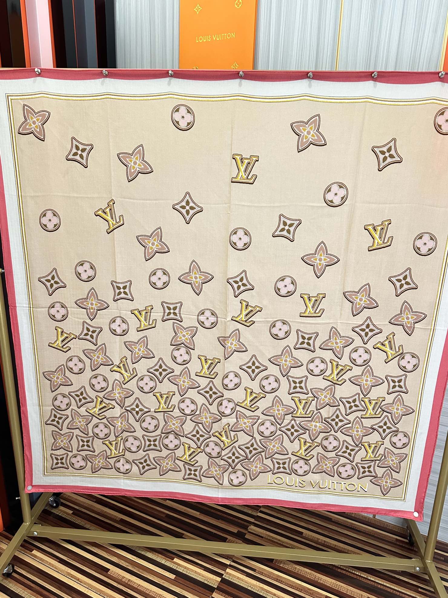 新款 ❤️LV 2026经典优雅[礼物]~气质到骨子里[色]新一季的面料超高级，真心超级柔软，丝丝顺滑[