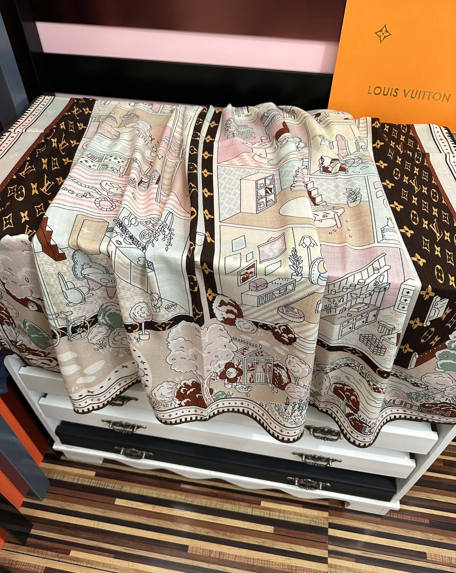 ❤️LV 【双面同色】经典优雅[礼物]~气质到骨子里[色]新一季的面料超高级，真心超级柔软，丝丝顺滑[太