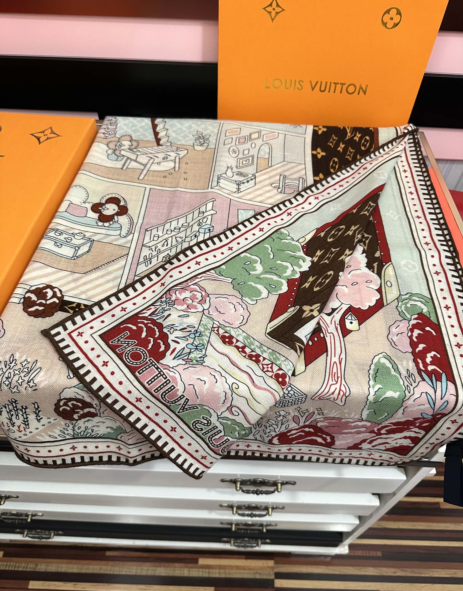 ❤️LV 【双面同色】经典优雅[礼物]~气质到骨子里[色]新一季的面料超高级，真心超级柔软，丝丝顺滑[太