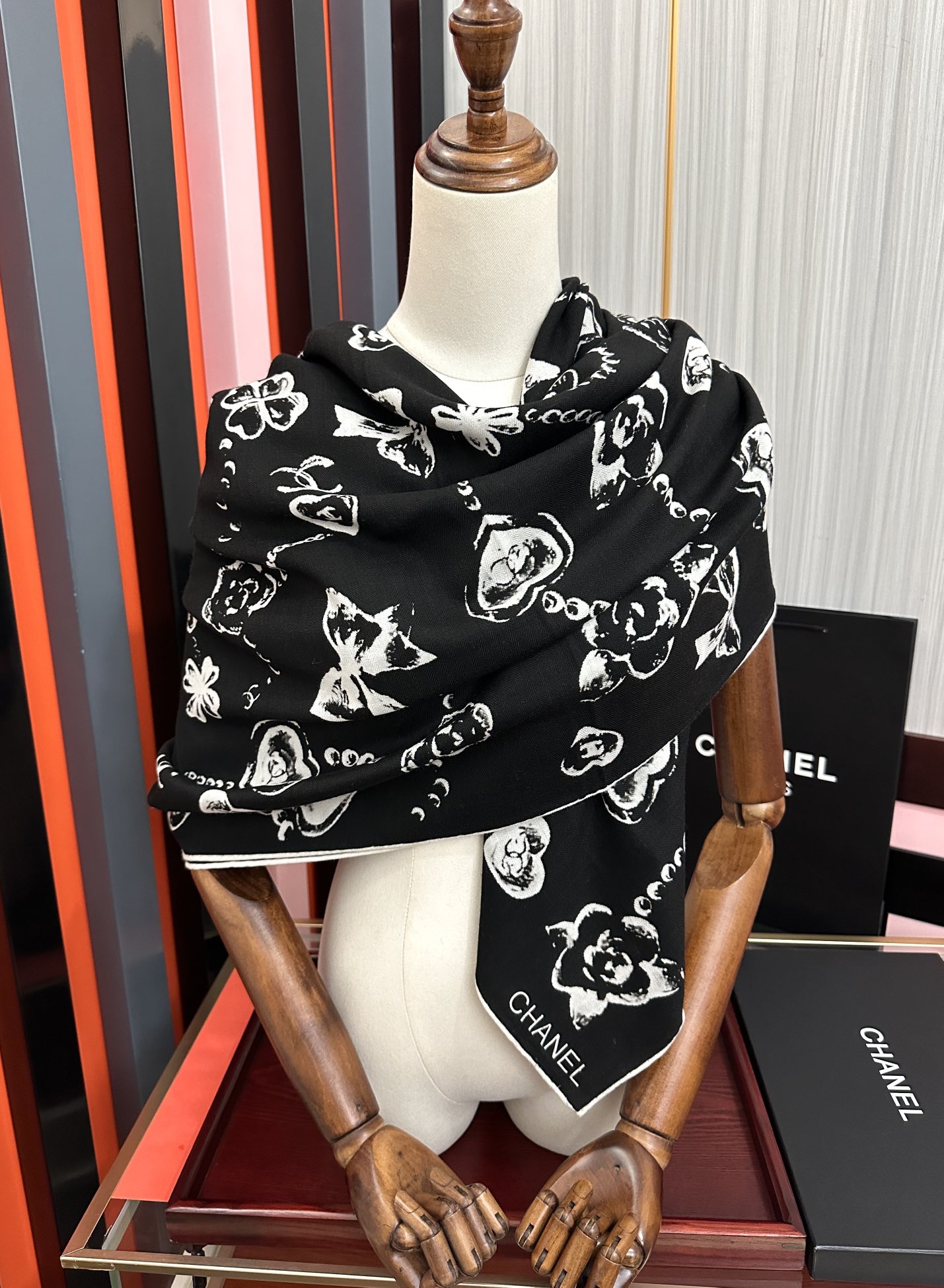 新款❤️2026 香奈儿 太美了 【双面同色】[發]经典茶花帽子🎩设计优雅风[礼物]~气质到骨子里[色]