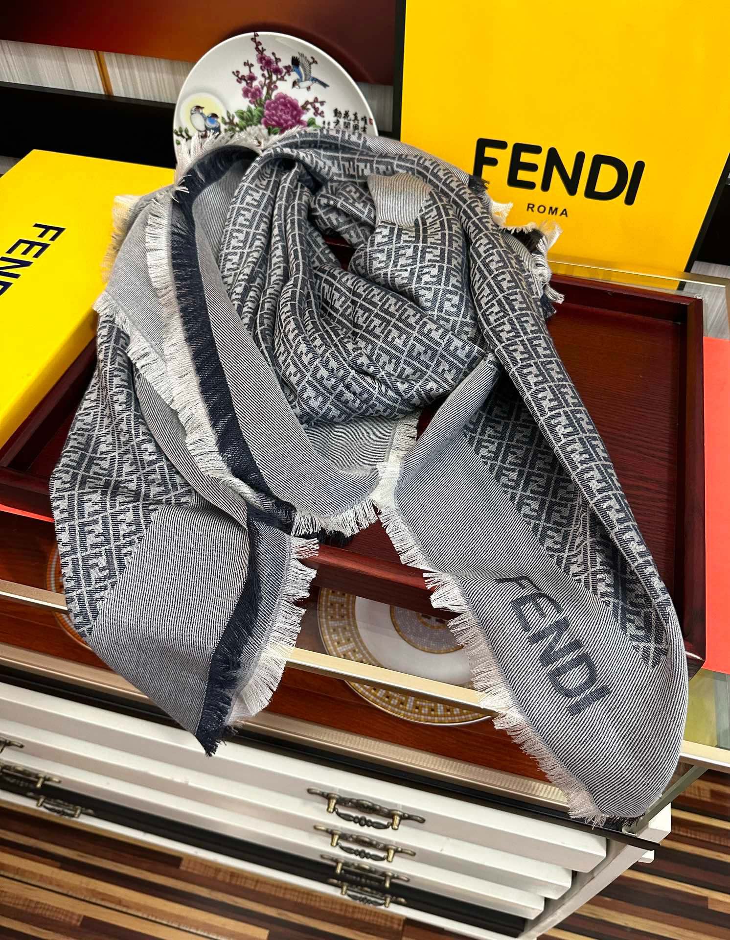 Fendi 上新 芬迪 2026重磅推荐F字母标志 太美了 永不过时 好货不怕晚 款F家人手 一条最最 款