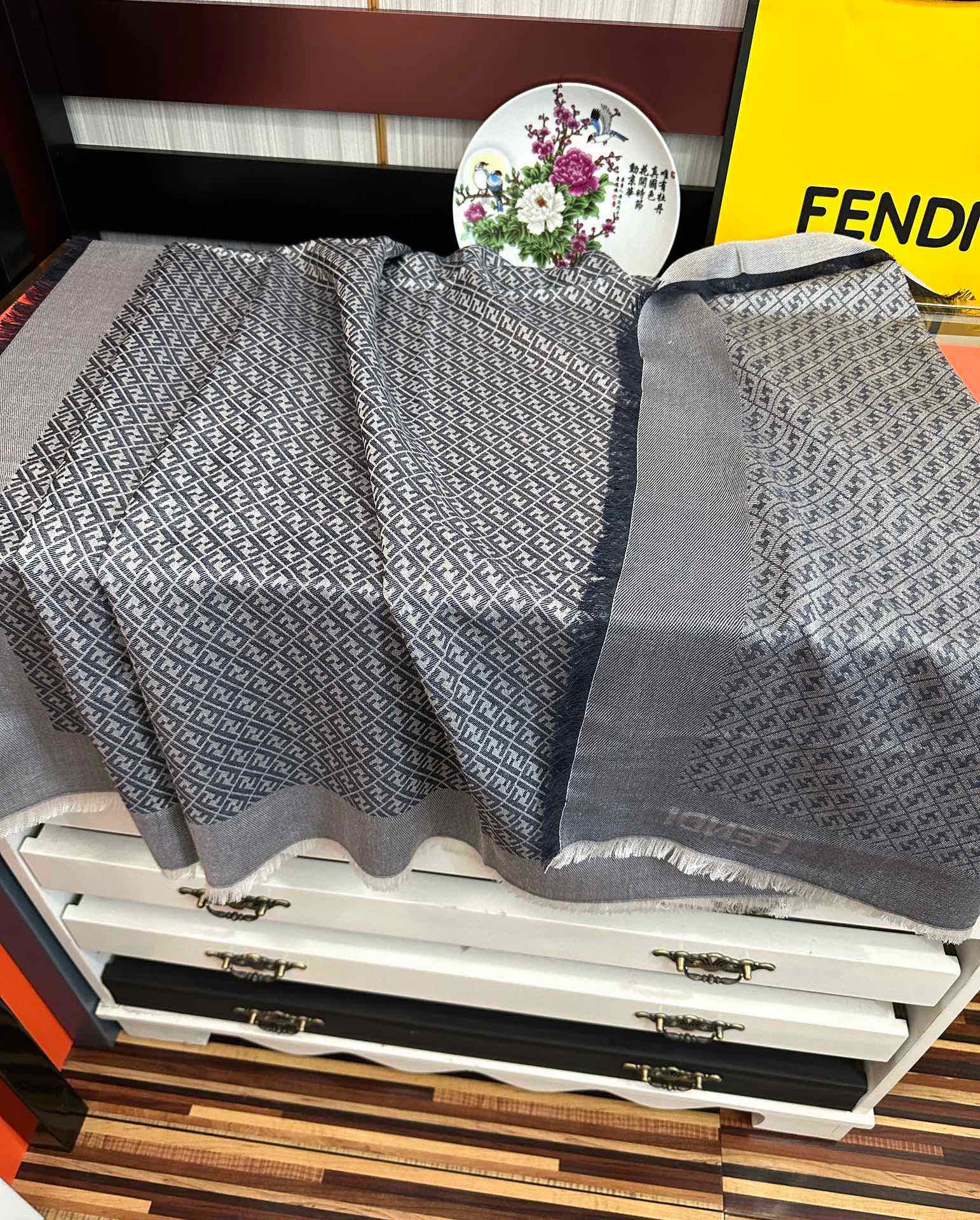 Fendi 上新 芬迪 2026重磅推荐F字母标志 太美了 永不过时 好货不怕晚 款F家人手 一条最最 款