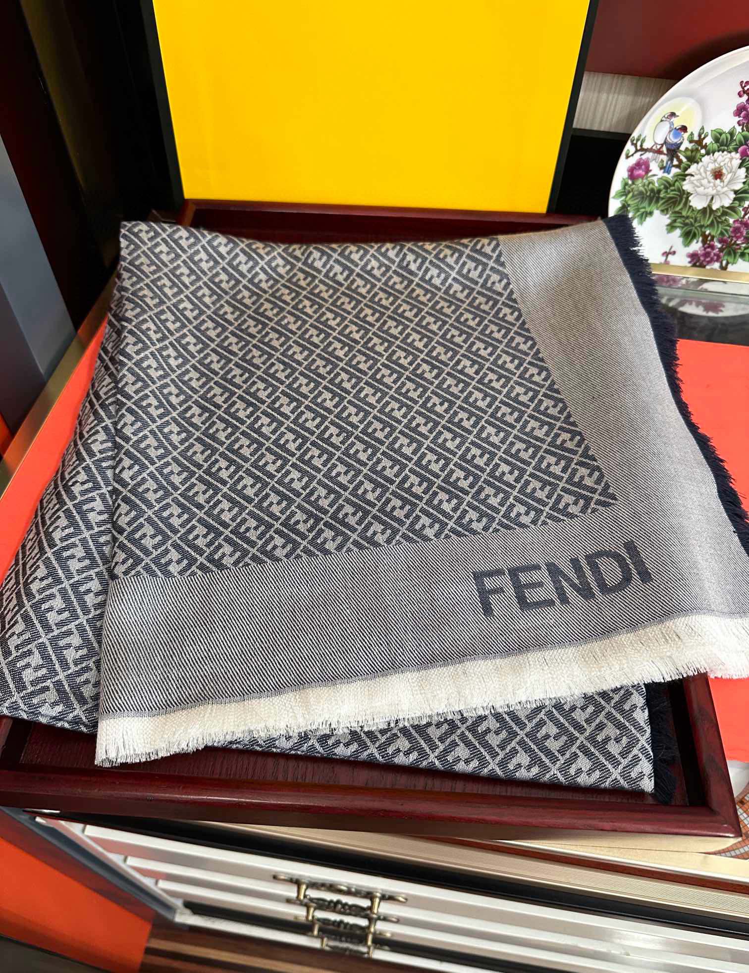 Fendi 上新 芬迪 2026重磅推荐F字母标志 太美了 永不过时 好货不怕晚 款F家人手 一条最最 款