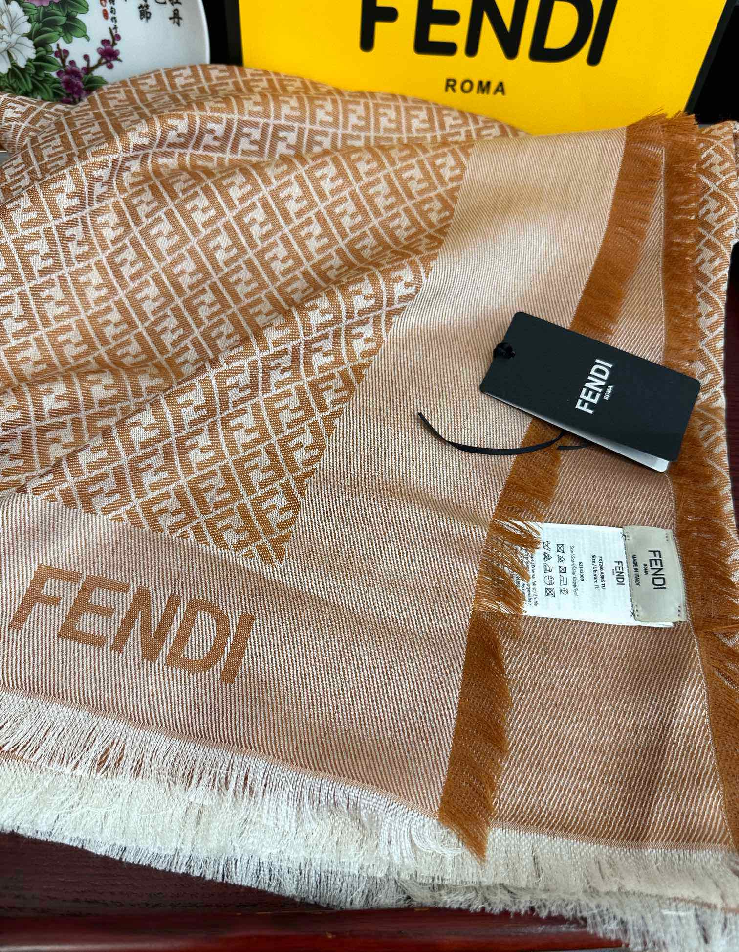 Fendi 上新 芬迪 2026重磅推荐F字母标志 太美了 永不过时 好货不怕晚 款F家人手 一条最最 款