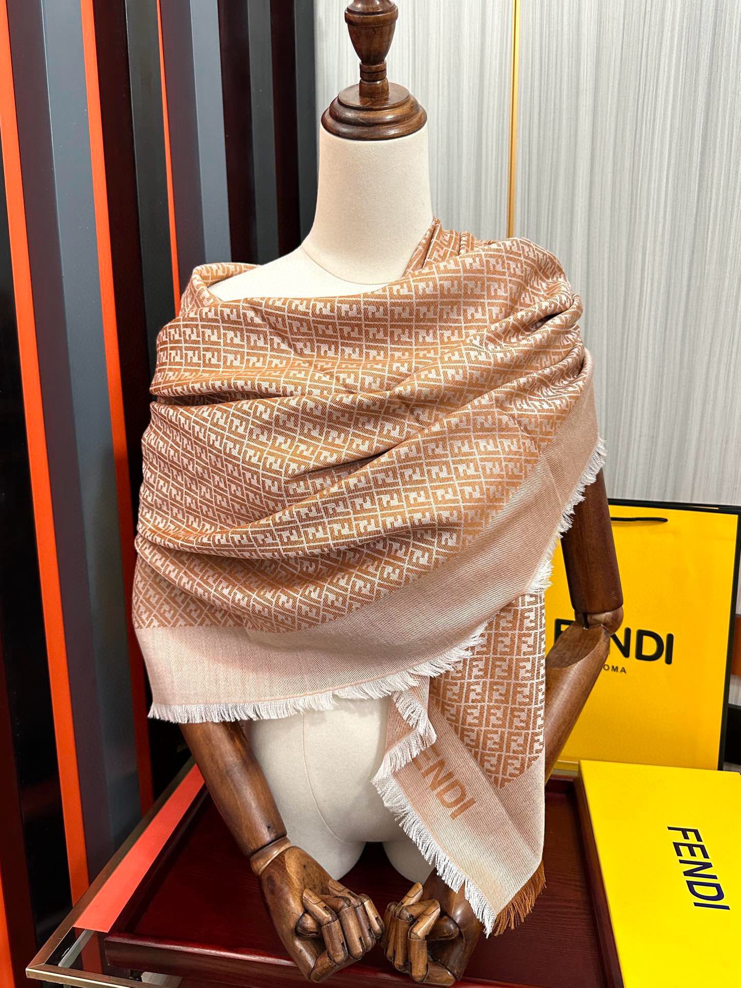 Fendi 上新 芬迪 2026重磅推荐F字母标志 太美了 永不过时 好货不怕晚 款F家人手 一条最最 款