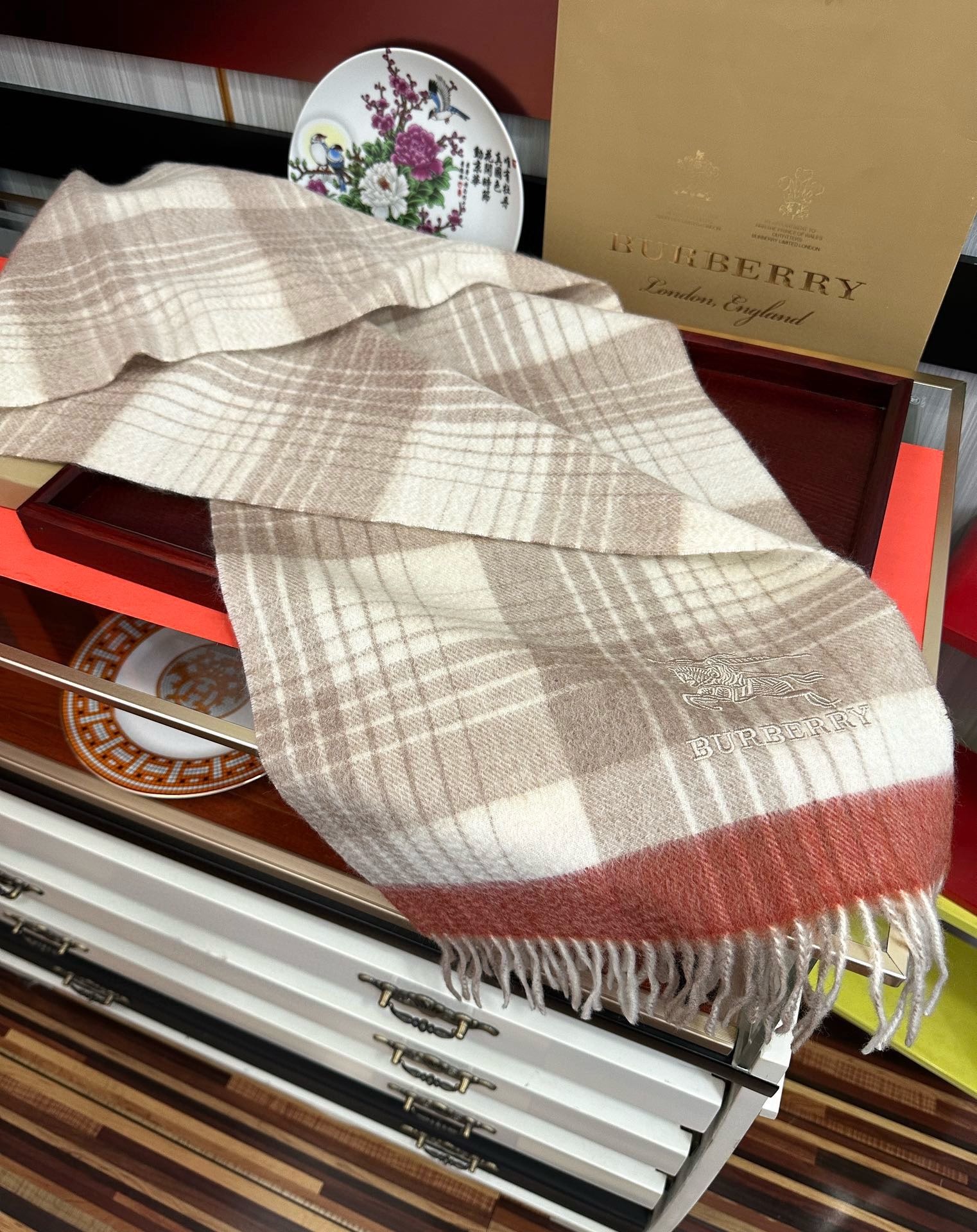 Burberry 新款 125%山羊绒 巴宝莉采用内蒙古 山羊绒 最新款男女通用 重磅推荐 的格子