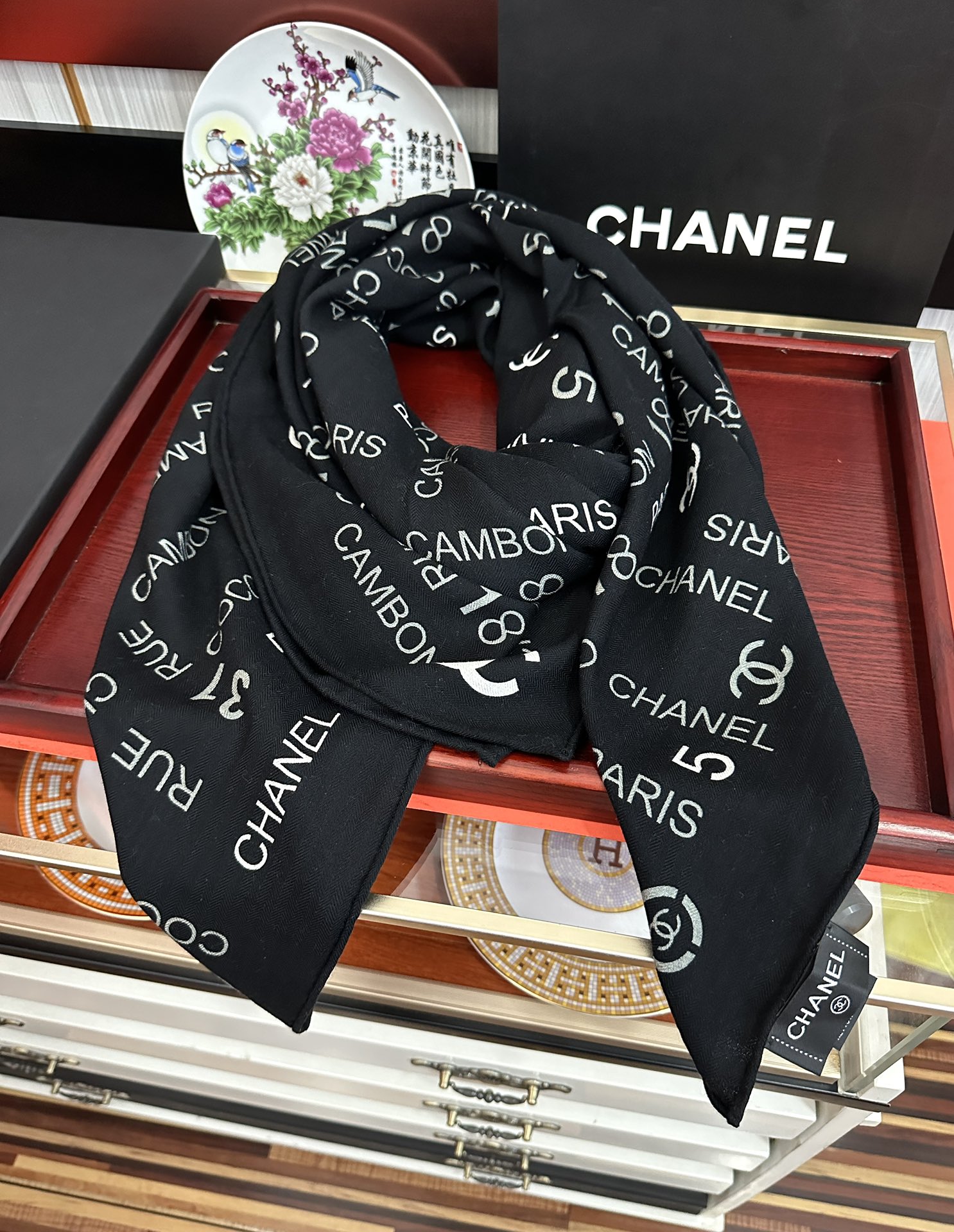 Chanel 香奈儿 2026【双面同色字母印花】太美了 茶花帽子 真心 柔软