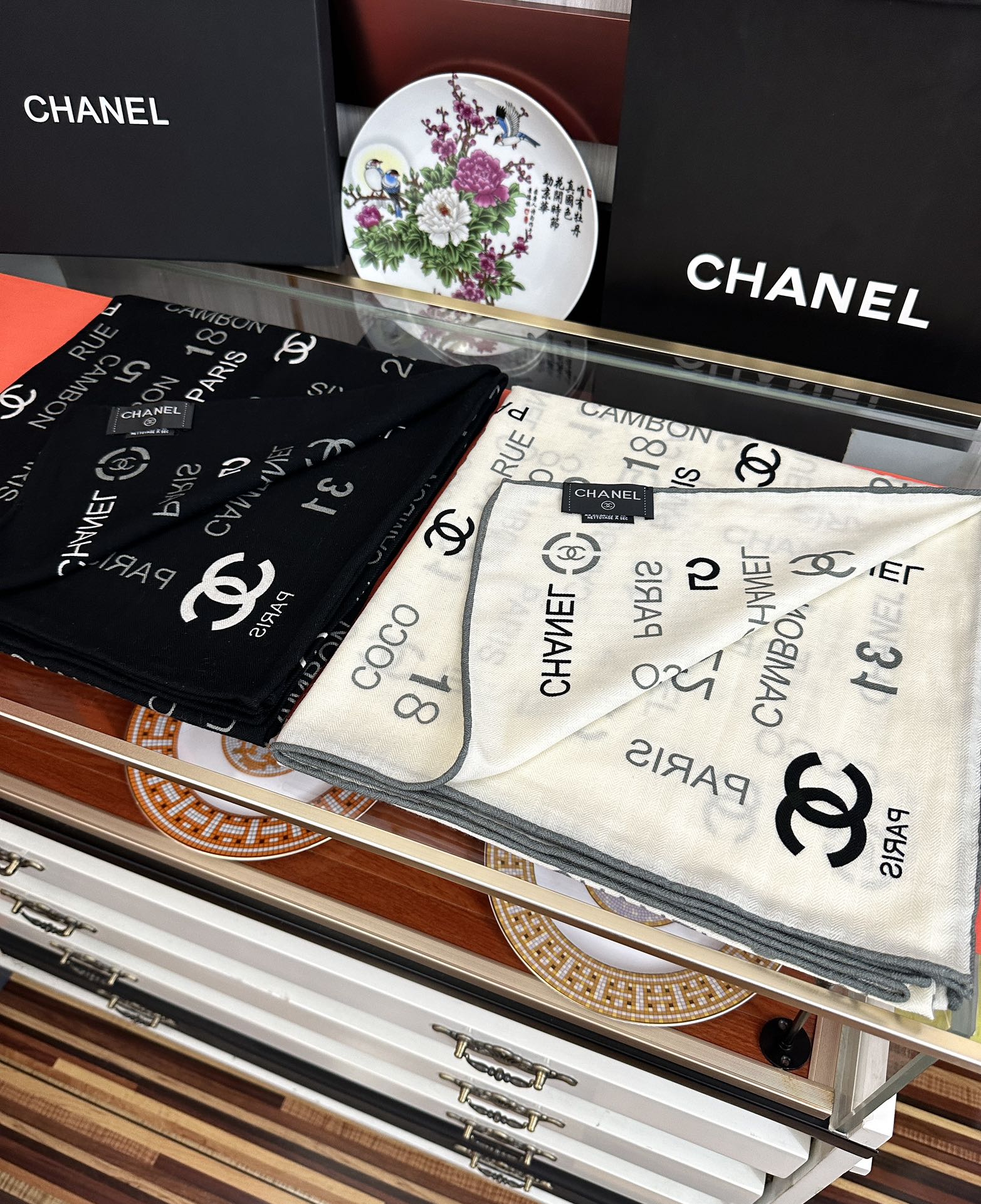 Chanel 香奈儿 2026【双面同色字母印花】太美了 茶花帽子 真心 柔软