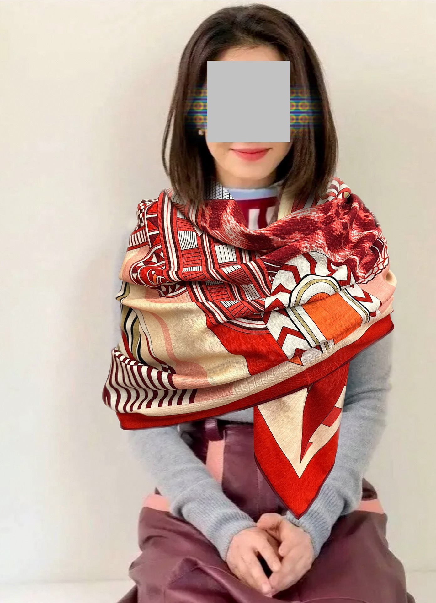 Hermès 爱马仕2026秋冬新款 新一季丝巾采购清单估计各位养马人们已经列好了 我就不推荐了回头分享一下部分 款的老款信息资料供大家参考 本季必购《Rondsdemarch》(圆场漫步) 一条来自丝巾羊绒丝方巾也不知道是马元素在男士方巾上运用比例高还是正好我每一条无论从配色还是主题图案都深得我心 也相较女款好驾驭 还便宜 大家 尺寸:140X140、材质：30%真丝+70丝绒