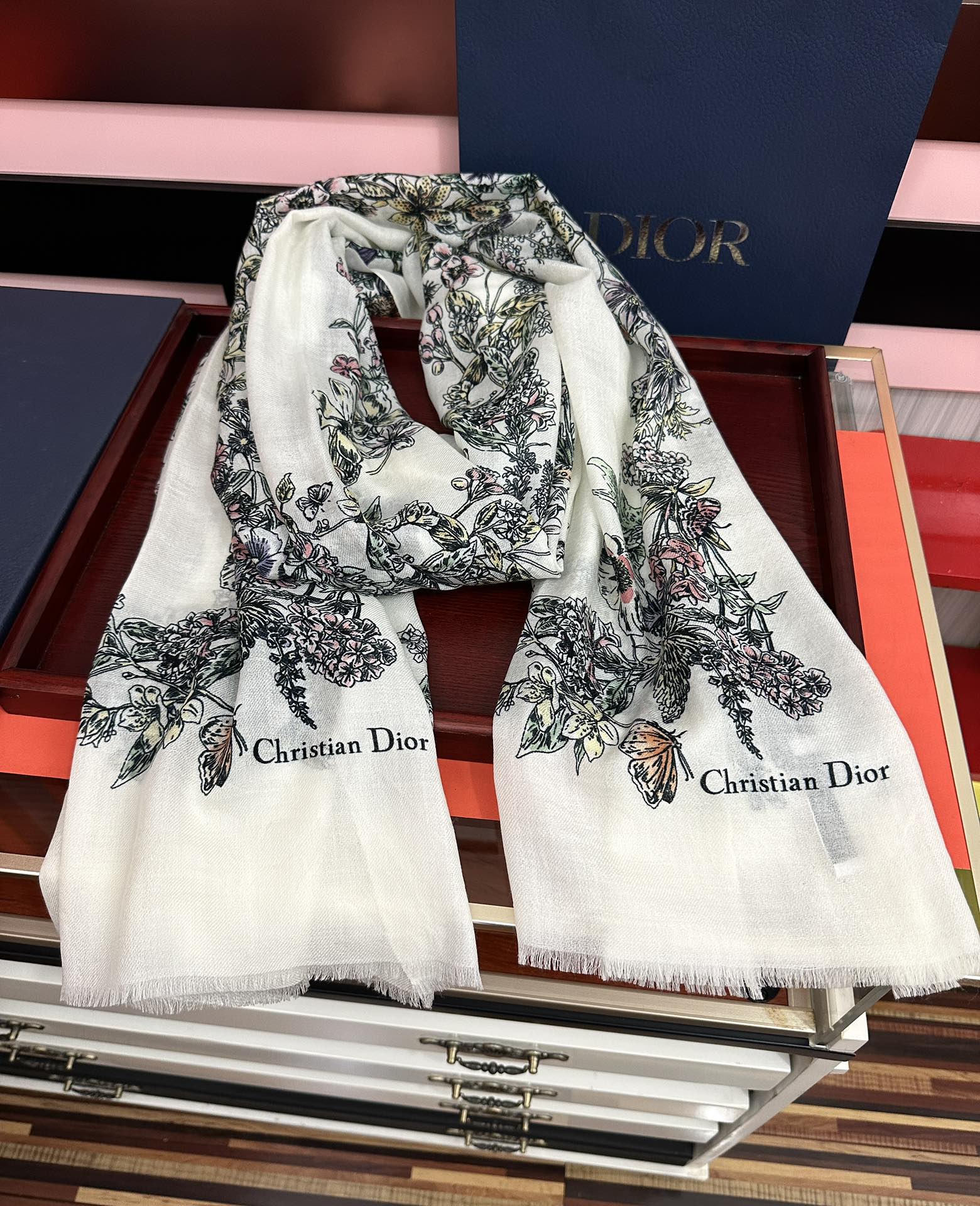 Dior 新款 2026迪奥 最新款 【花卉系列】重磅推荐 款 设计太美了