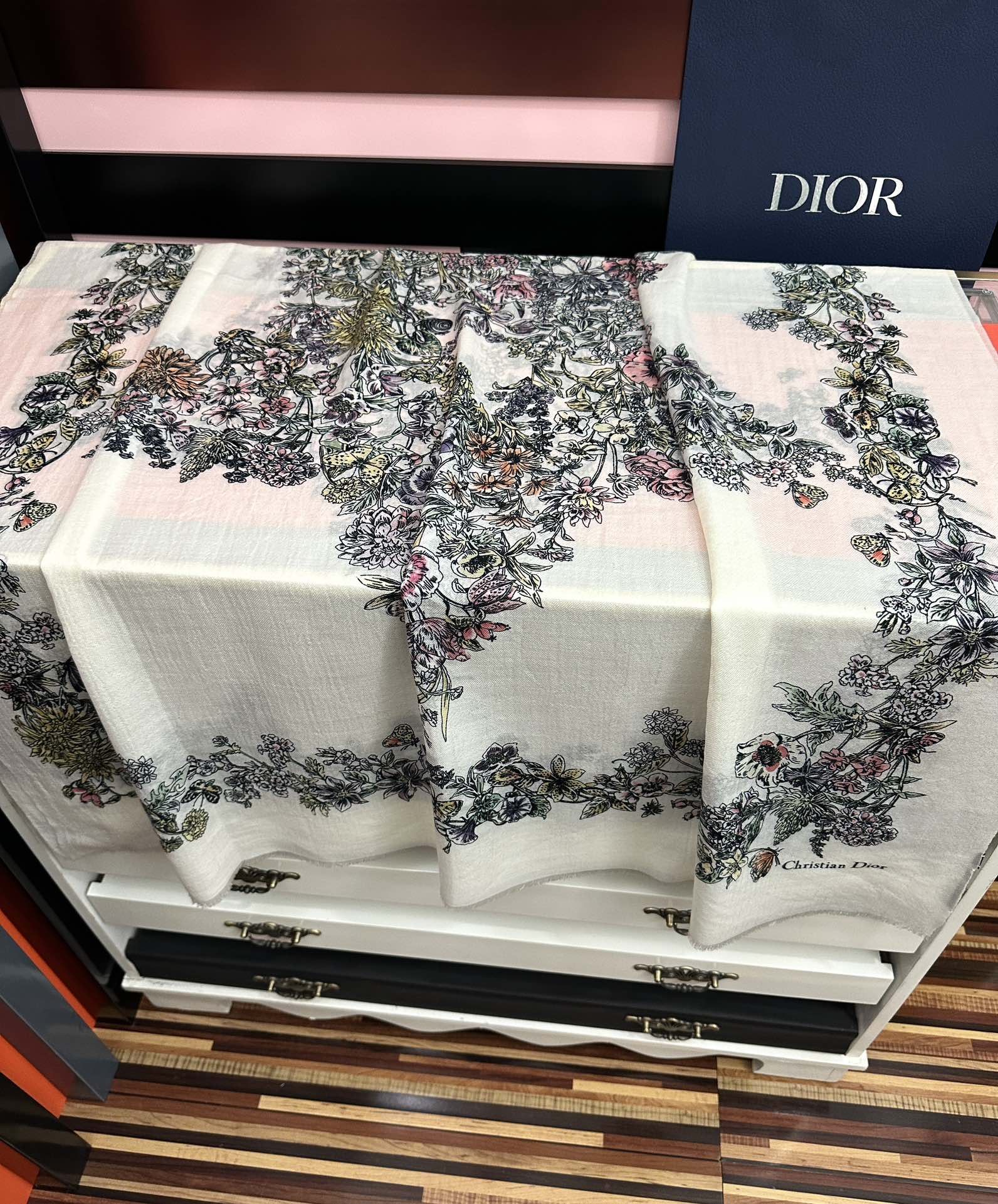 Dior 新款 2026迪奥 最新款 【花卉系列】重磅推荐 款 设计太美了