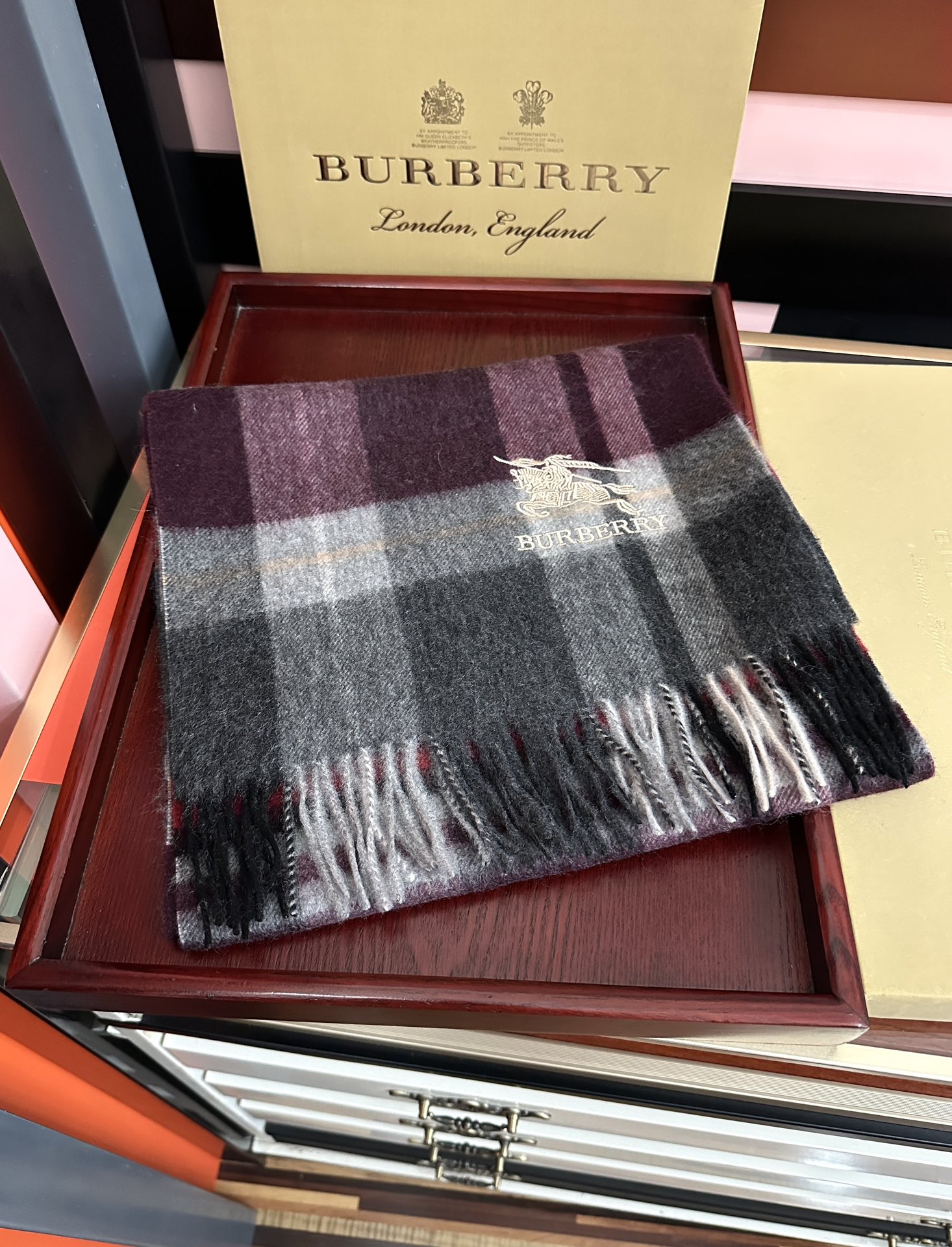 Burberry 125%山羊绒 2026巴宝莉采用内蒙古 山羊绒 最新款男女通用 重磅推荐 的格子