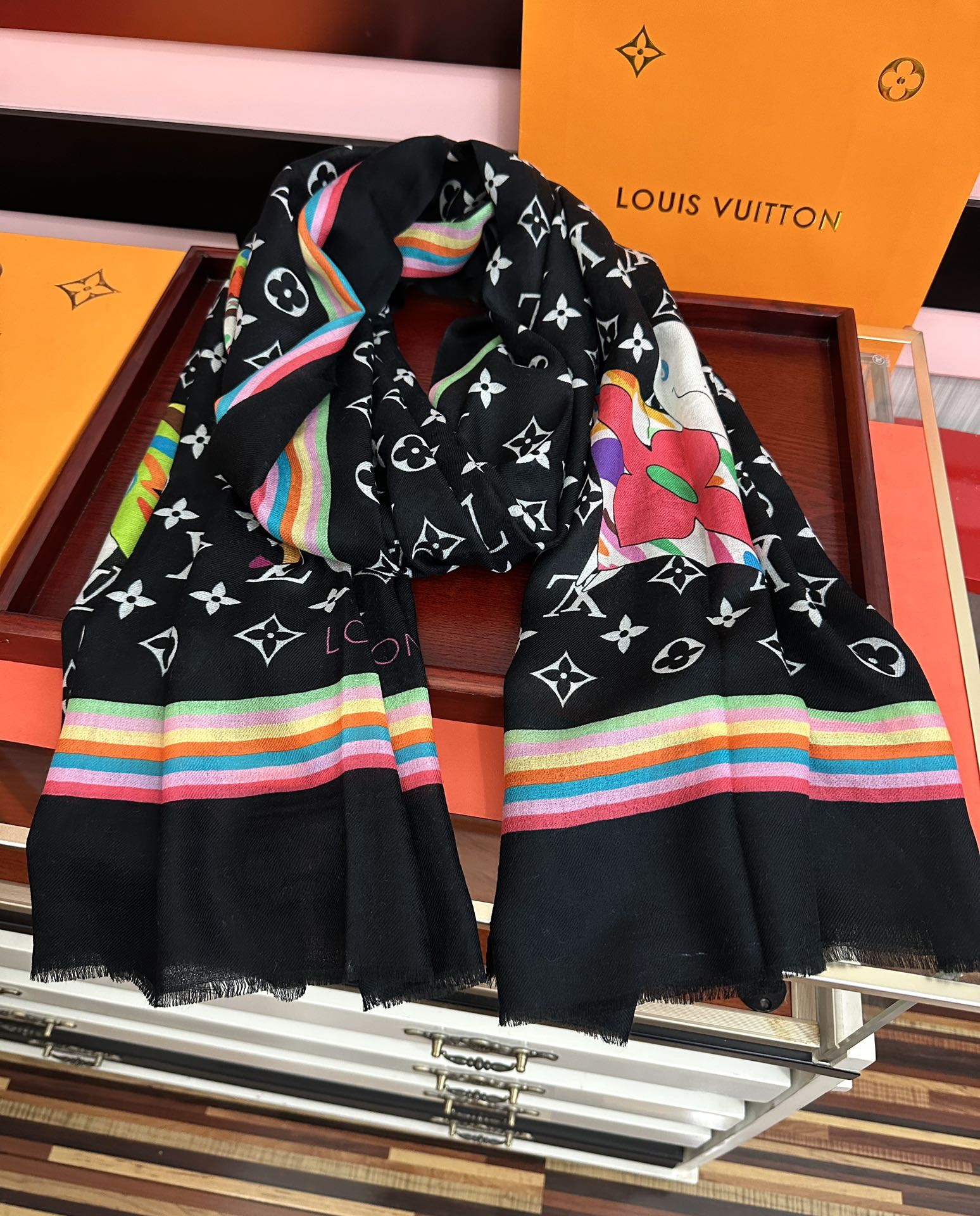 。新款L v 太美了[礼物]2026今年最流行的款式[得意]真心赞👍😘💍实物真心美 🎀披肩配以印花💓💃🏻