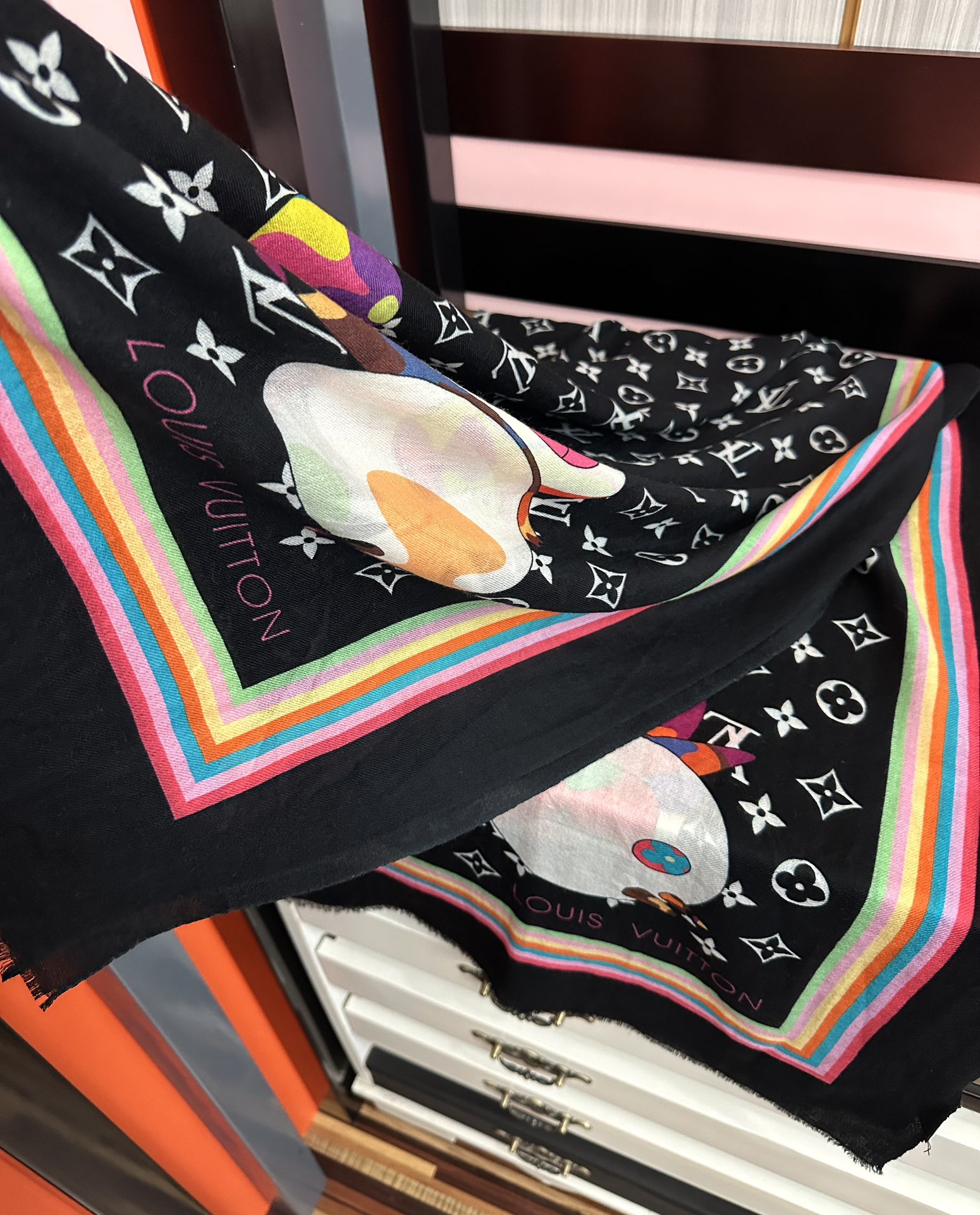 。新款L v 太美了[礼物]2026今年最流行的款式[得意]真心赞👍😘💍实物真心美 🎀披肩配以印花💓💃🏻