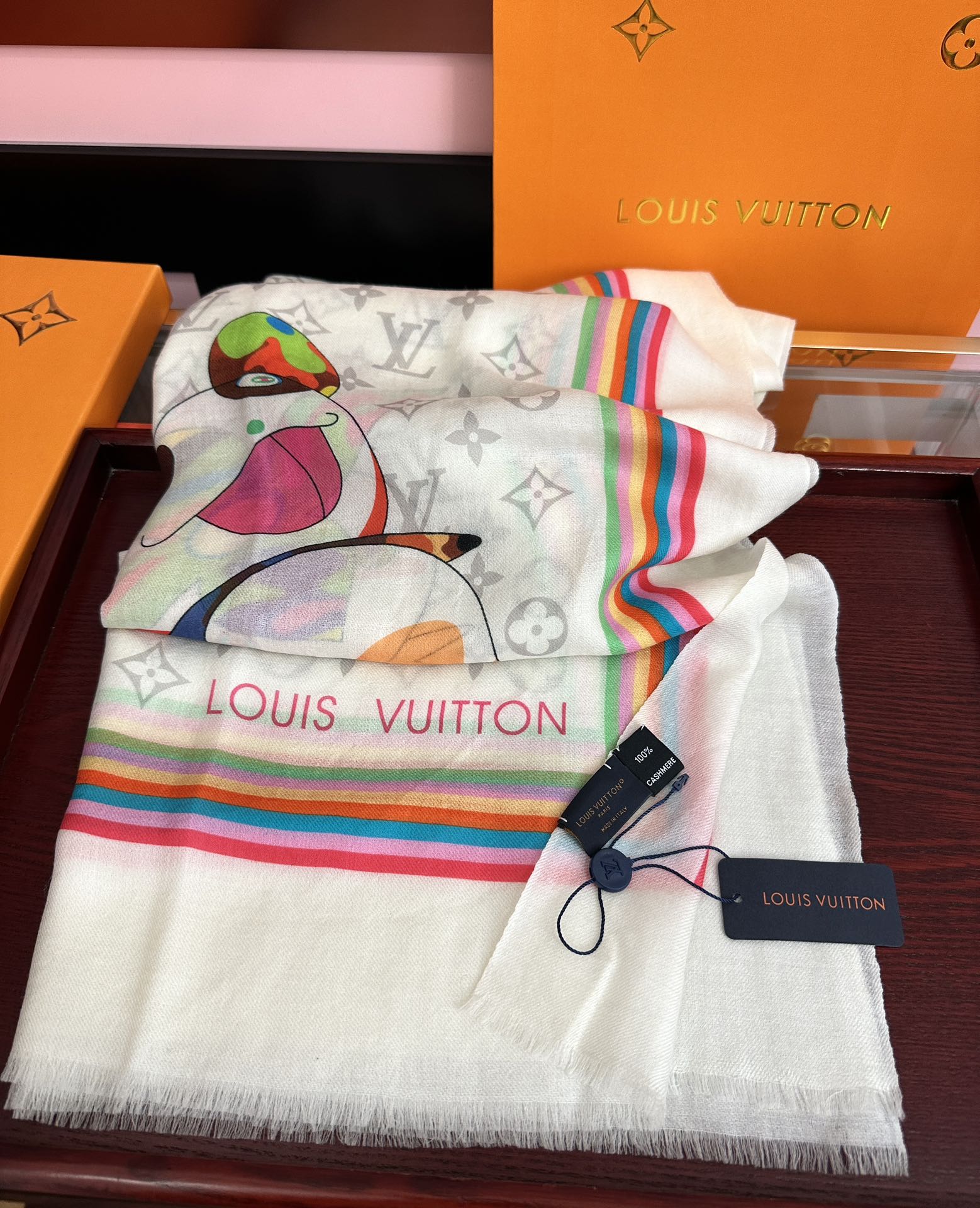 。新款L v 太美了[礼物]2026今年最流行的款式[得意]真心赞👍😘💍实物真心美 🎀披肩配以印花💓💃🏻