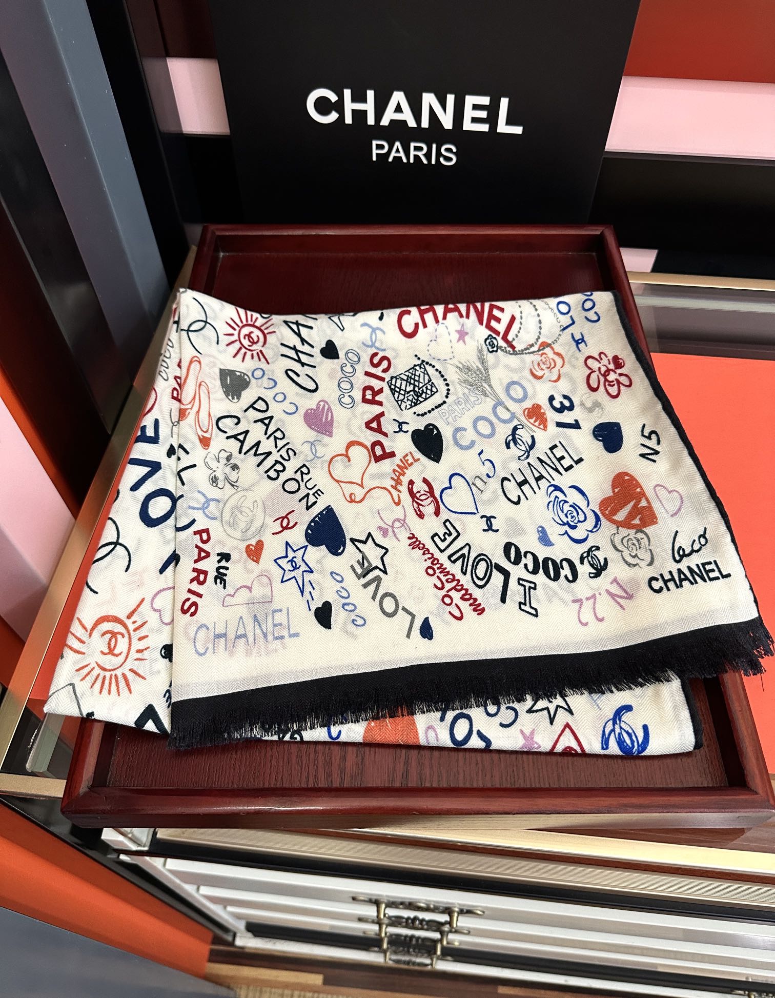 。新款 小香 双面同色 2026【coco涂鸦系列】太美了[吃瓜]下手一定要快[嘴唇]四季都可以用[勾引