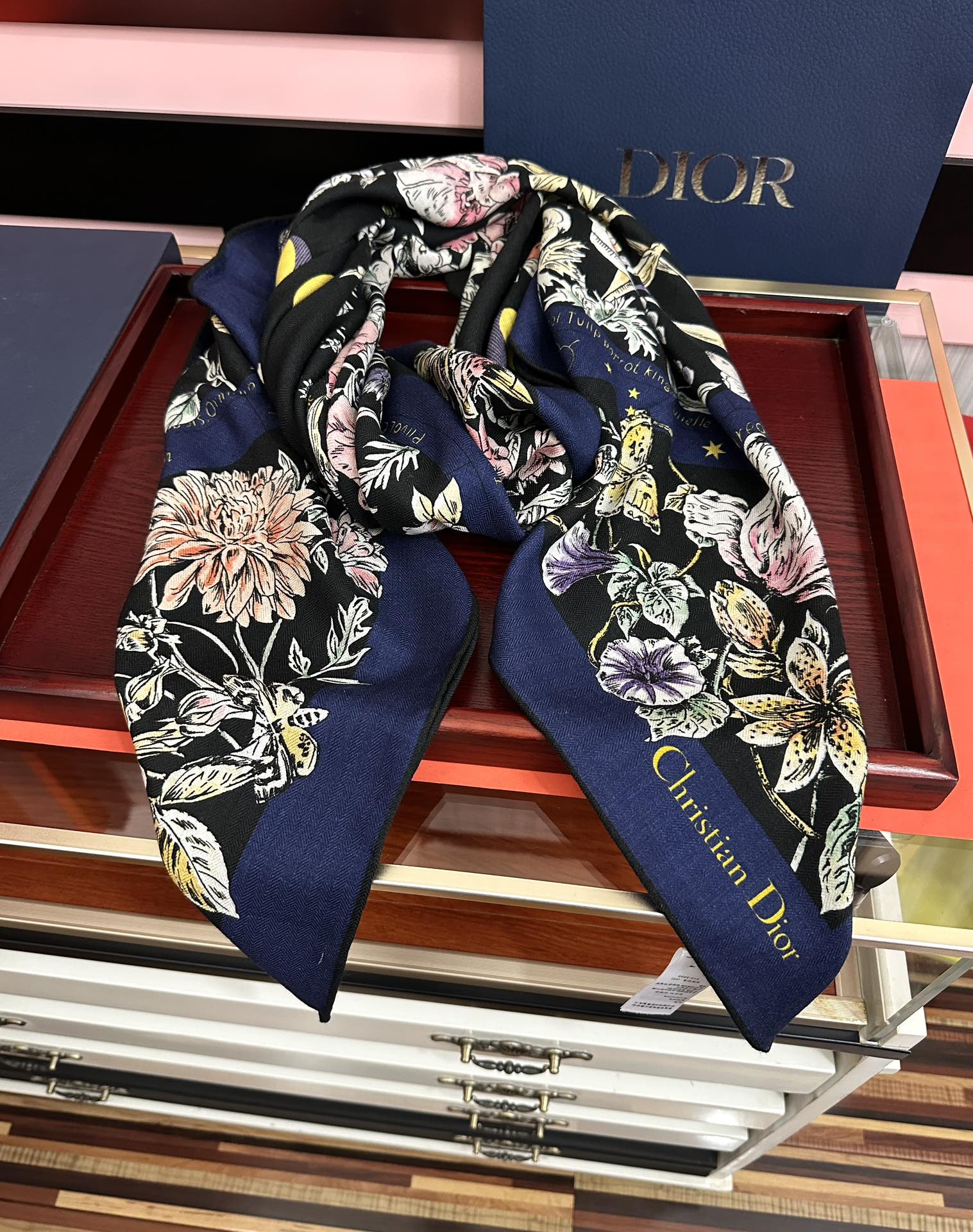 上新❤️迪奥 2026【花奔系列双面同色】经典优雅[礼物]~气质到骨子里[色]新一季的面料超高级，真心超