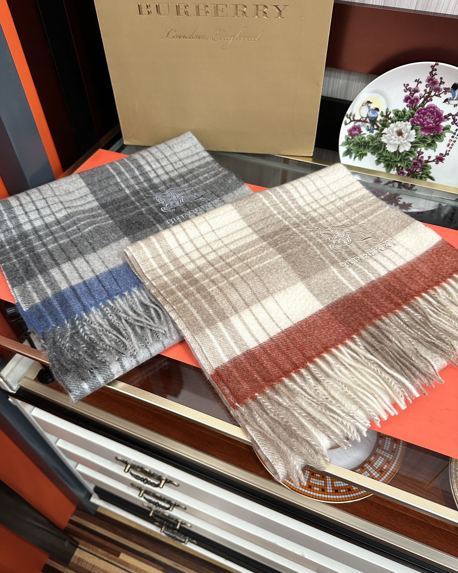 [爱心] 2026 新款。85%山羊绒 巴宝莉采用内蒙古顶级山羊绒，最新款男女通用情侣款👫重磅推荐💥 经