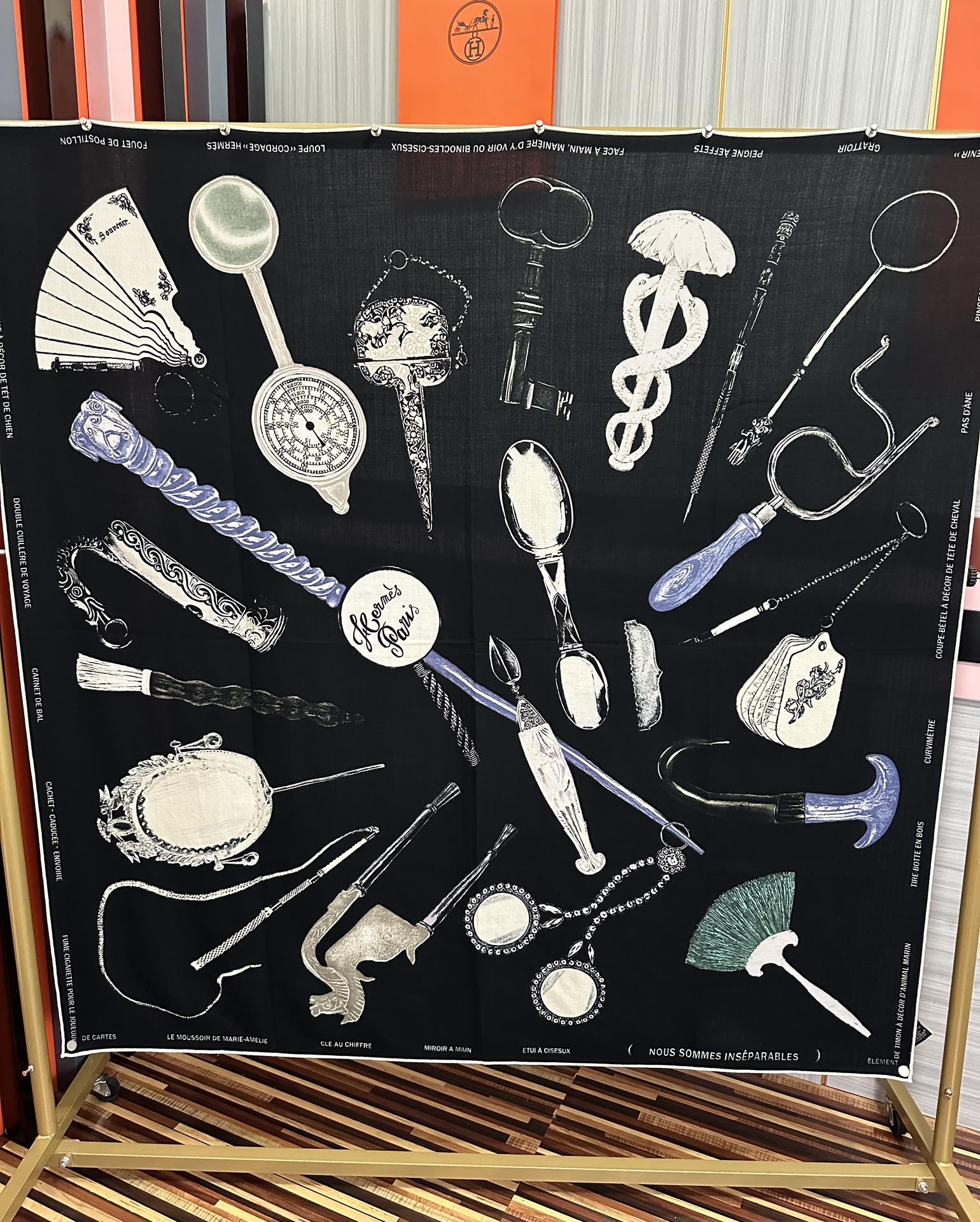 上新。爱马仕 【型影相随】2026新款[爱心] 新一季丝巾[太阳]我就不推荐了回头分享一下部分复刻款的老