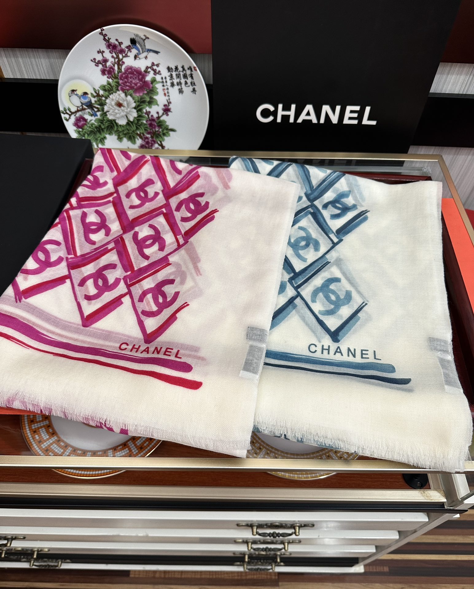 Chanel 小香2026最新款 真心赞 【双c羊绒长巾】 实物真心美 细节都可见 高端 VI 绝对值得入手 尺寸：100x200cm