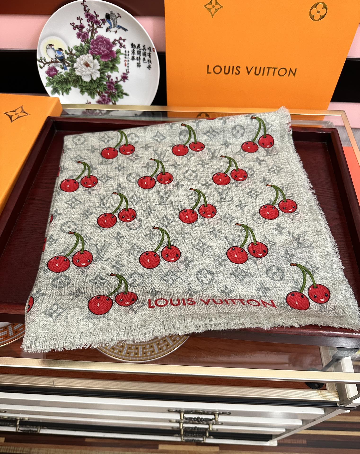 Louis Vuitton LV 2026双面同色樱桃 优雅 ~气质到骨子里 新一季的面料超高级