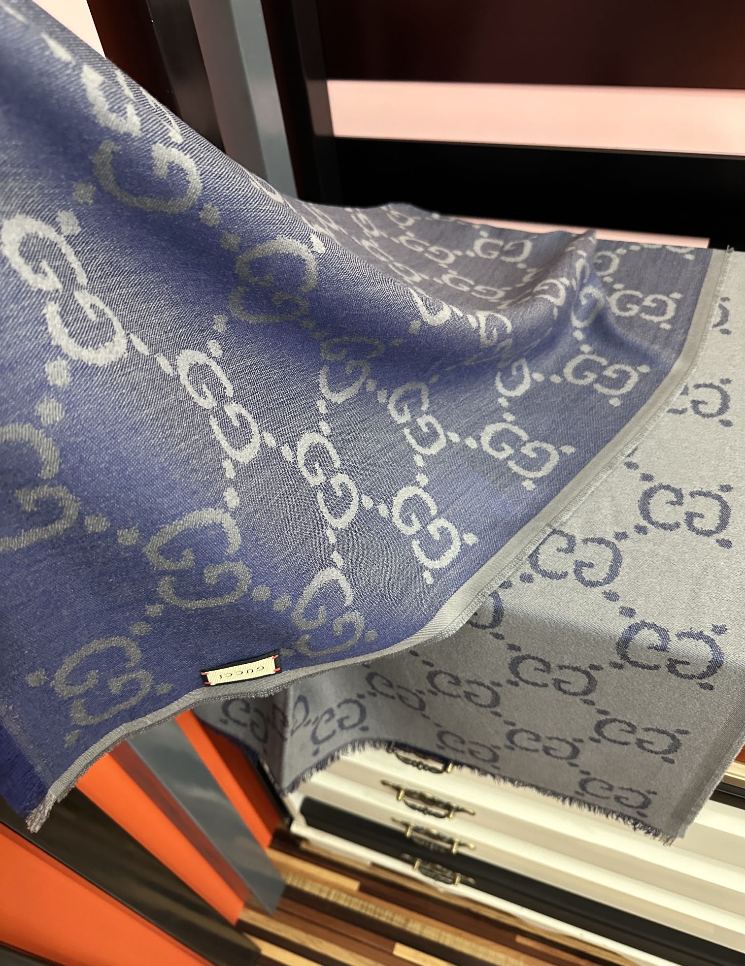 Gucci 高品质 古奇【GG格子双面长巾】 中性款男女都可以用