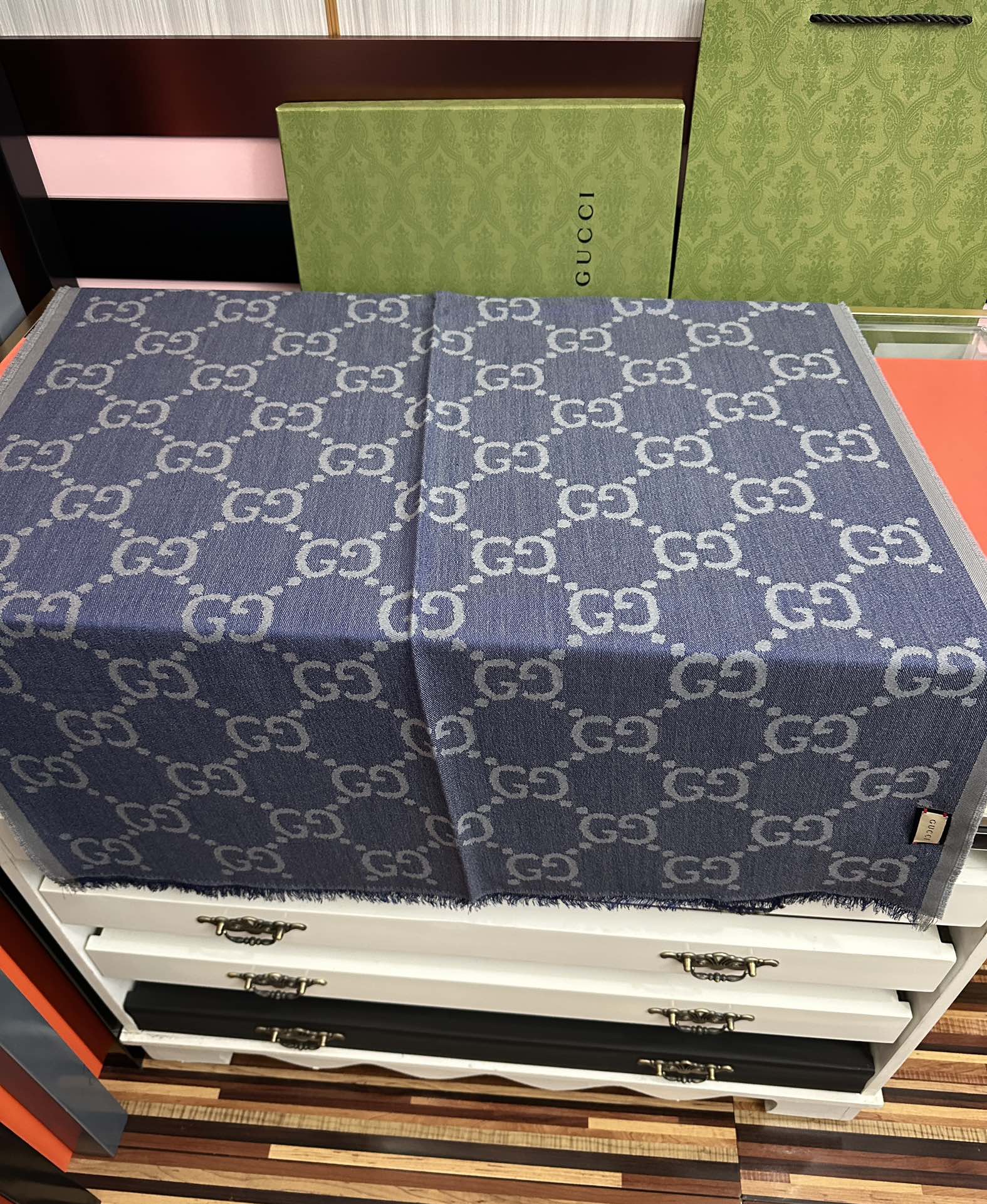 Gucci 高品质 古奇【GG格子双面长巾】 中性款男女都可以用