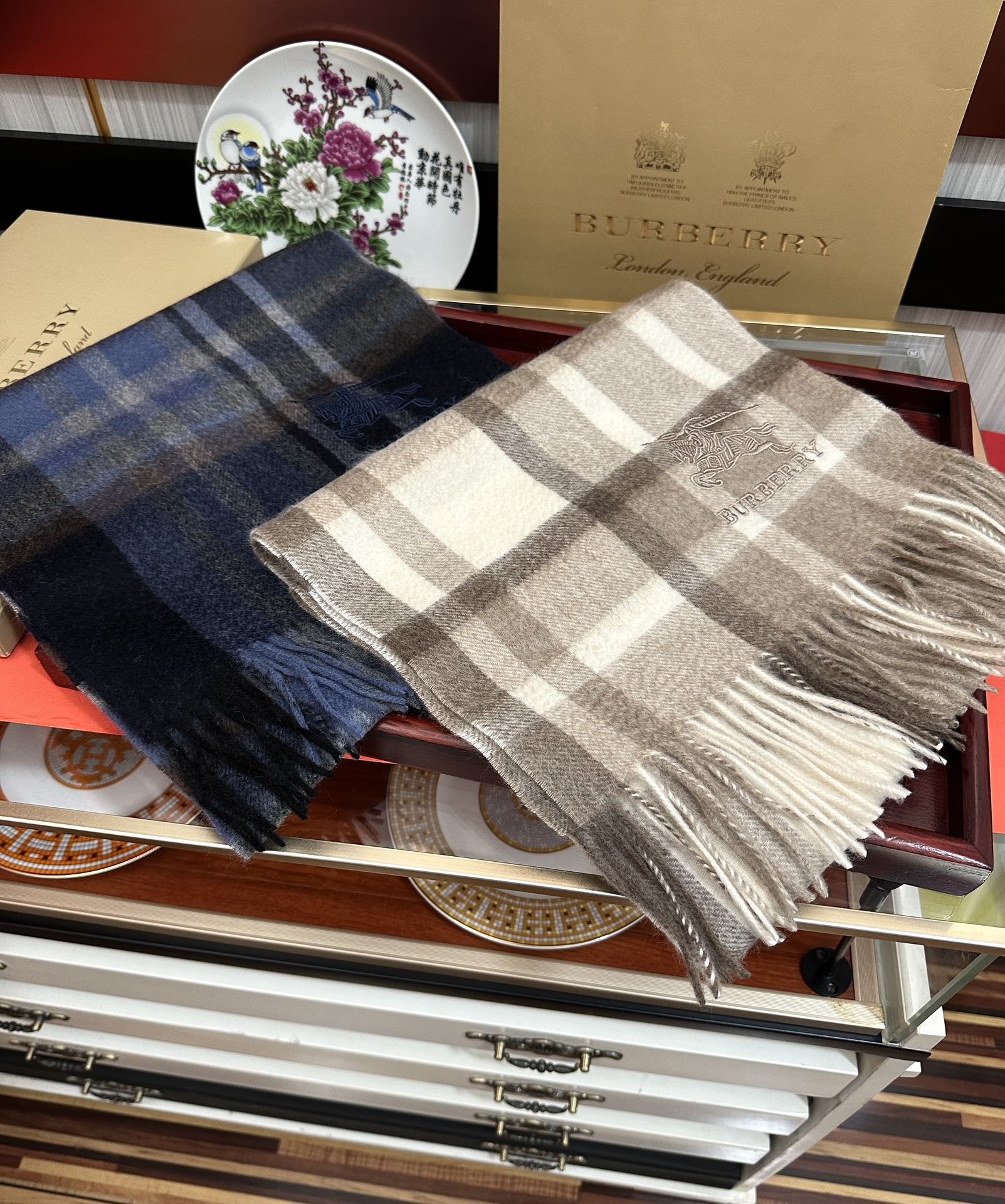 Burberry 125%山羊绒 2026 巴宝莉【刺绣战马】采用内蒙古 山羊绒 最新款男女通用 重磅推荐 的格子