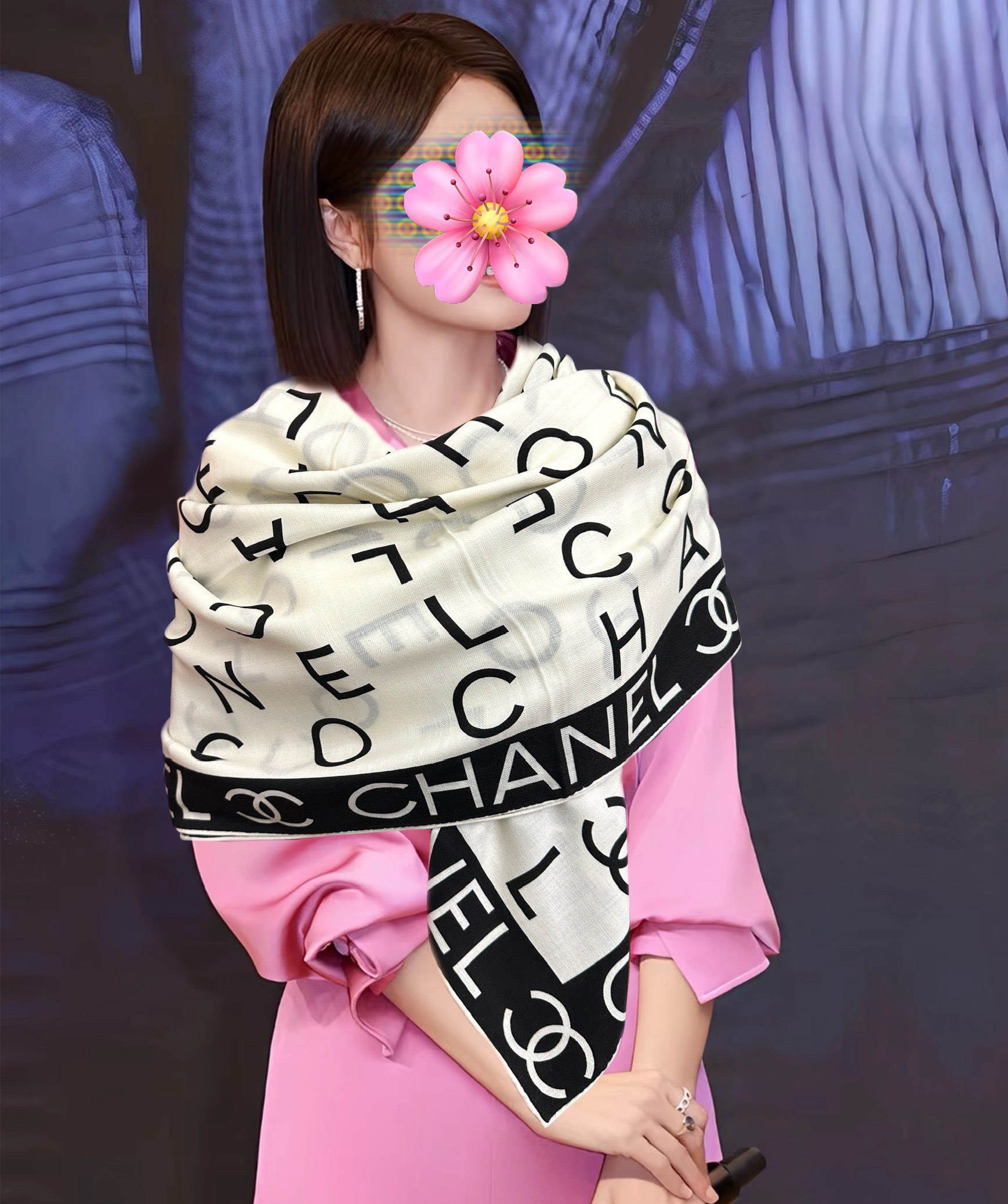 NO:729124,The new Chanel [double-sided same color] 2026 is so beautiful [Hair] Designed in an elegant style [Gift] ~ Temperament to the core [Color] The fabrics of the new season of Chanel are super high-end, really super soft, and silky smooth [Sun] Strong toughness and not easy to be snagged! This year's new series ~ I'm really impressed by the design. [Strong] A small fragrant silk scarf [Color] gives you the best match [Lip] The upper body effect is simply elegant and temperamental [Gift] Very smart. Layered and elegant texture. [Celebration] Fragrant powder must be used [Hair] Upper body effect Needless to say, it’s so beautiful (it feels better when paired with clothes, shoes and bags) [Beer] is definitely more beautiful in person [Strong] Classic black and white [Sun] Size 140x140, material 30 silk cashmere, 2-color high version scarf, high version scarf, chanel, real silk19860909上新香奈儿【双面同色】2026太美了[發]设计优雅风[礼物]~气质到骨子里[色]香奶奶新一季的面料超高级,真心超级柔软,丝丝顺滑[太阳]韧性很强 不容易被轻易勾丝！今年新出的系列~真的被这样的设计美到[强]一条小香的丝巾[色]给你最好的搭配[嘴唇]上身效果简直优雅气质到不行[礼物]非常灵动.层次优雅质感.[庆祝]香粉必入[發]上身效果真的不用多说的美(搭配服饰鞋包更有感觉)[啤酒]实物绝对更美[强]经典黑白色[太阳]尺寸140x140、材质30真丝丝羊绒,2色高版本围巾,高版本围巾,chanel,real silk,scarf