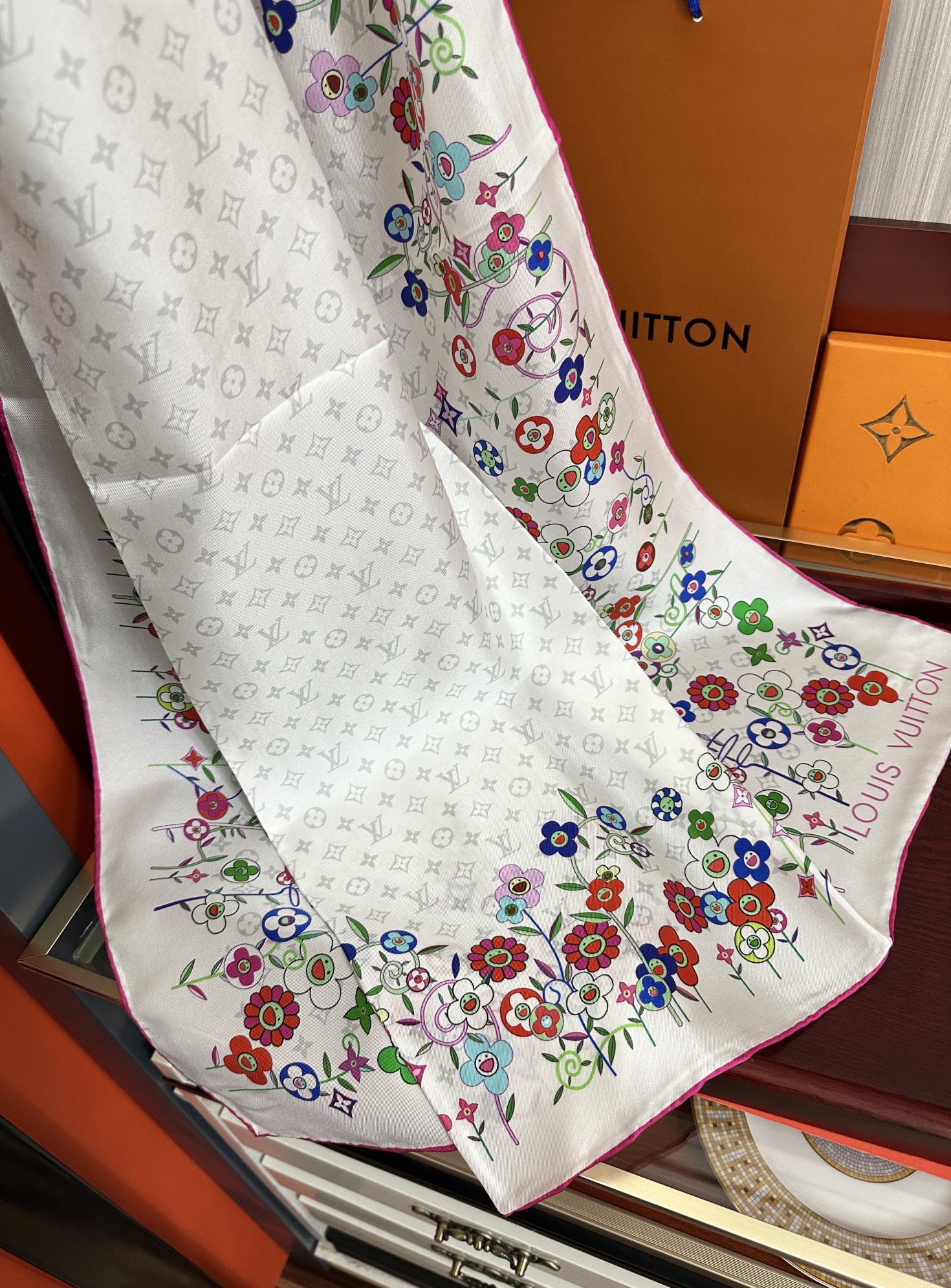 。最新款 LV 高品质永远都是那么经典[庆祝]今年最流行的款式[太阳]顶级设计 Monogram SuP