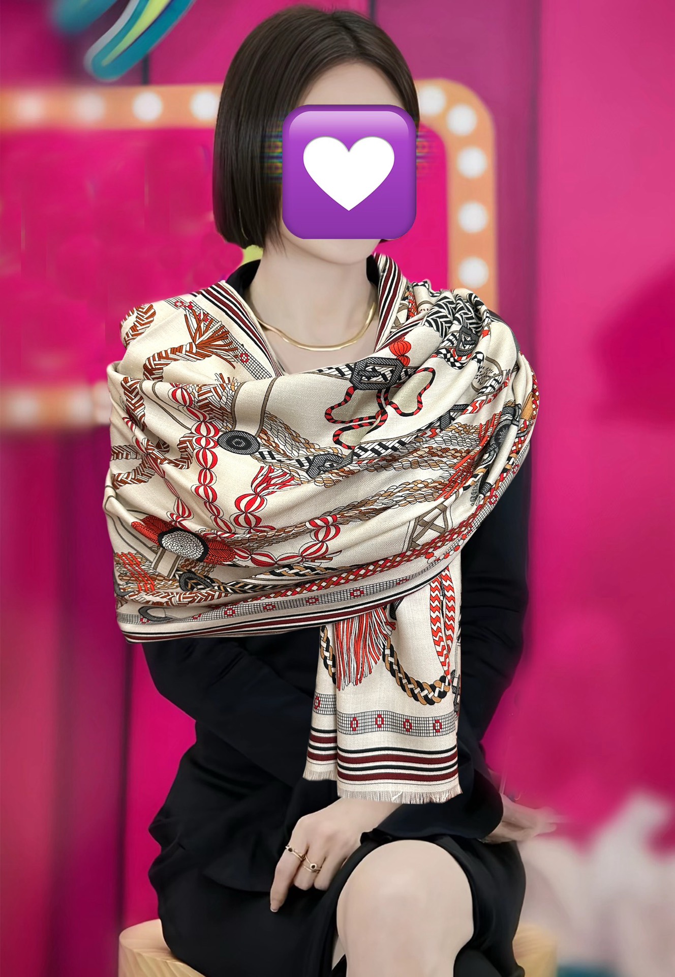 NO:821337,The new 2026 Hermès [double-sided same color] is so beautiful [eating melon] you must start quickly [lips] can be used in all seasons [seduce] it is so beautiful that it is very non-upper body. The quality is perfect. The whole scarf gives people an aura and is also very delicate and beautiful. It is definitely worth buying. Once you get the actual product, you will be glad that you are a woman. Size 65x185, material cashmere, 3-color high version scarf, high version scarf, hermes19860909新款2026 爱马仕【双面同色】太美了[吃瓜]下手一定要快[嘴唇]四季都可以用[勾引]真心美的让人非常非上身效果简直美翻了 品质非常完美整个围巾给人气场的同时又非常精致秀丽绝对值得入手的新款实物一拿到就会庆幸自己是女人的绝美好货 尺寸65x185,材质羊绒,3色高版本围巾,高版本围巾,hermes,scarf