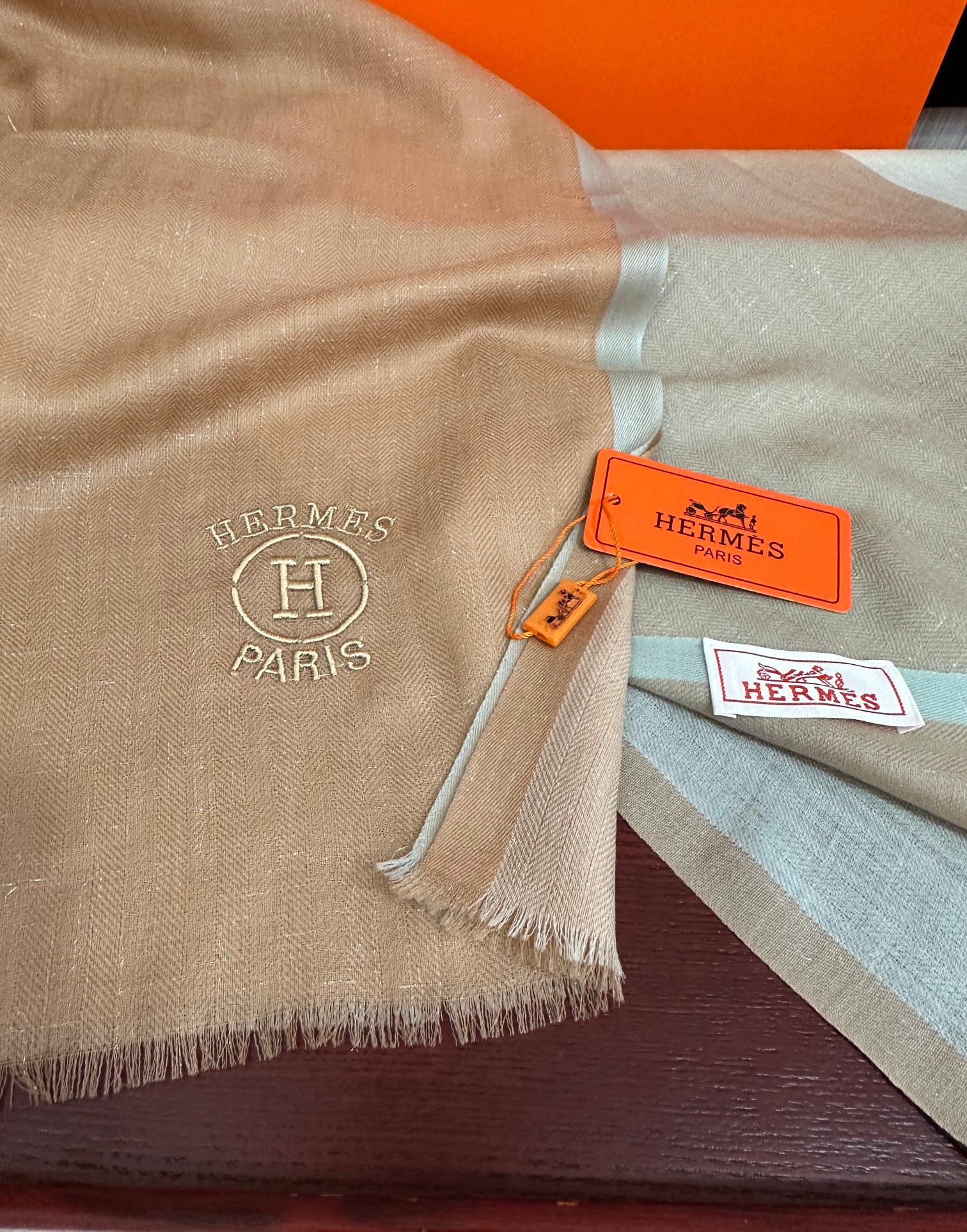 。2011 爱马士 🧣万众瞩目内蒙古绣标经典版到货🎆最优质的年轻设计师推出的最新概念👓搭配调色纱染再色织