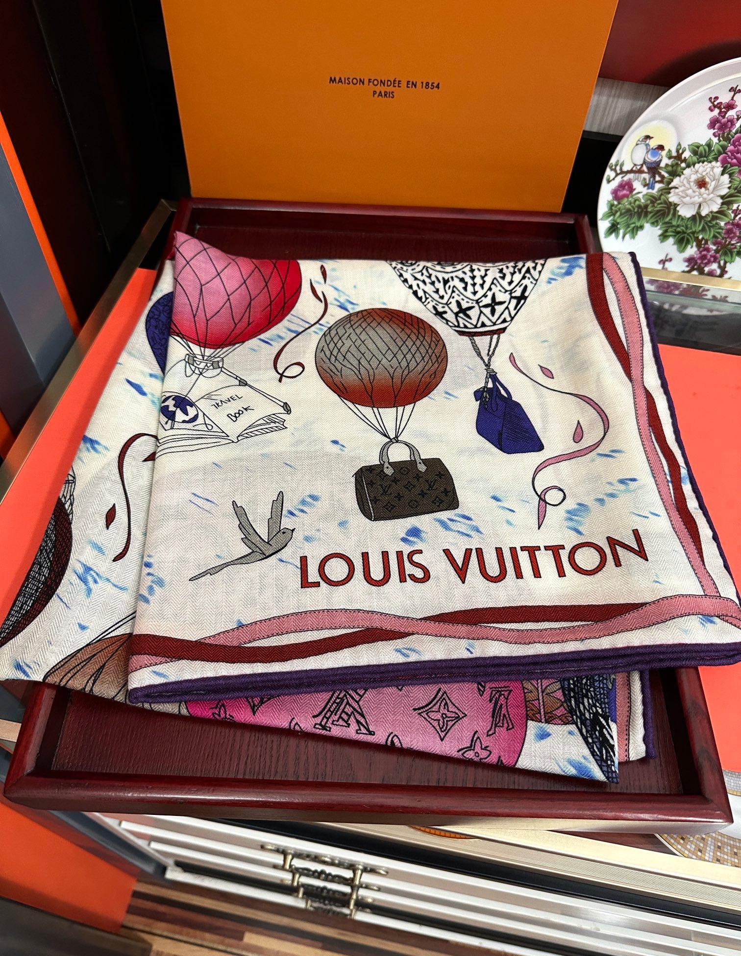 上新❤️LV  2026【双面同色热气球🎈】经典优雅[礼物]~气质到骨子里[色]新一季的面料超高级，真心