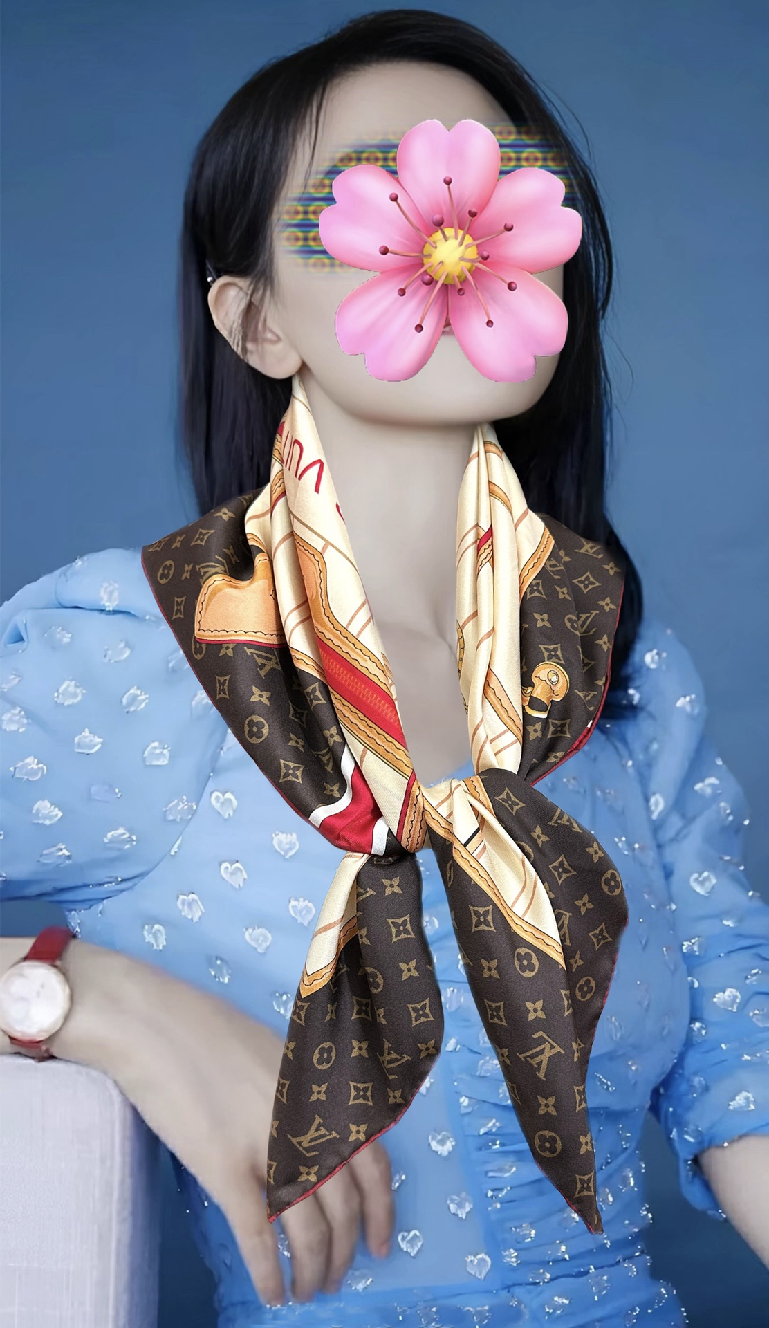NO:821535,New LV gw synchronization [18mm double-sided top-quality silk of the same color] [Celebration] 'L Family' 90 collection square scarf pays tribute to the original design through chic classic colors [Sun] The work is not reinterpreted or designed [Lip] Presents the original design created by the artist in a simple and faithful way This can be used in a variety of ways How to wear it [Deyi] It goes well with any clothing [Color] Whether it is tied around the neck [gift] or worn as a top belt or headscarf [Deyi] it is so beautiful [Hair] Size 90x90, material top quality silk, 2-color high version scarf, high version scarf, louis vuitton,louis vuitton,real silk19860909新款LV gw同步【18mm双面同色顶级真丝】[庆祝]“L家”90典藏方巾通过别致的经典色彩向原创设计致敬[太阳]作品未经重新诠释或设计[嘴唇]以简单而忠实的方式呈现艺术家创作的原始设计这款可以多种方式佩戴[得意]与任何服饰皆搭配得宜[色]无论系绕颈间[礼物]或作为上衣腰带及头巾佩戴[得意]皆赏心悦目简直太美了[發]尺寸90x90、材质顶级真丝,2色高版本围巾,高版本围巾,louis vuitton,louis vuitton,real silk,scarf