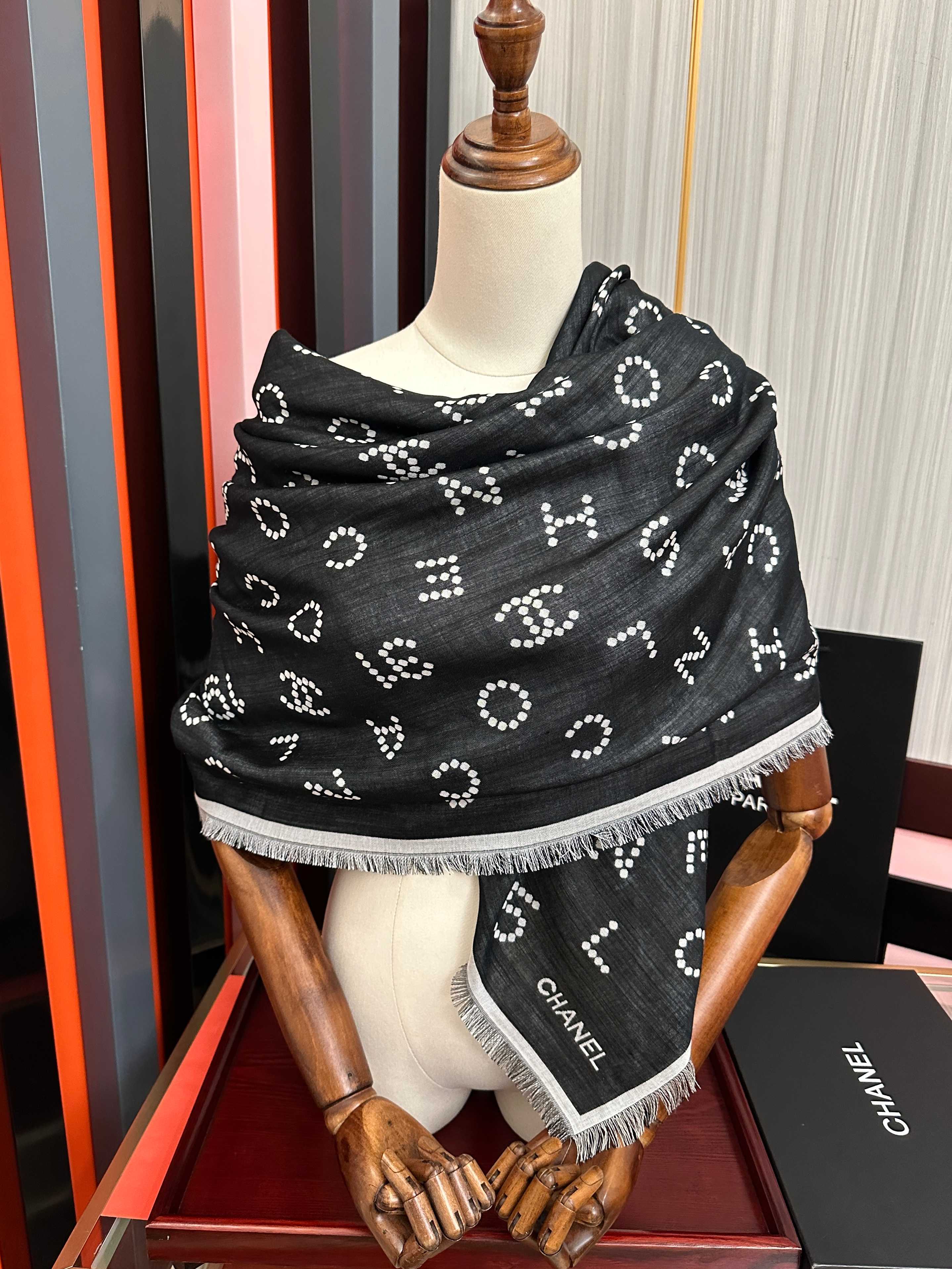 高版本  顶级品质 香奈儿❤️珍珠logo 经典茶花优雅Coco风[礼物]Chanel最新丝绒大方巾~气质到骨子里[强]