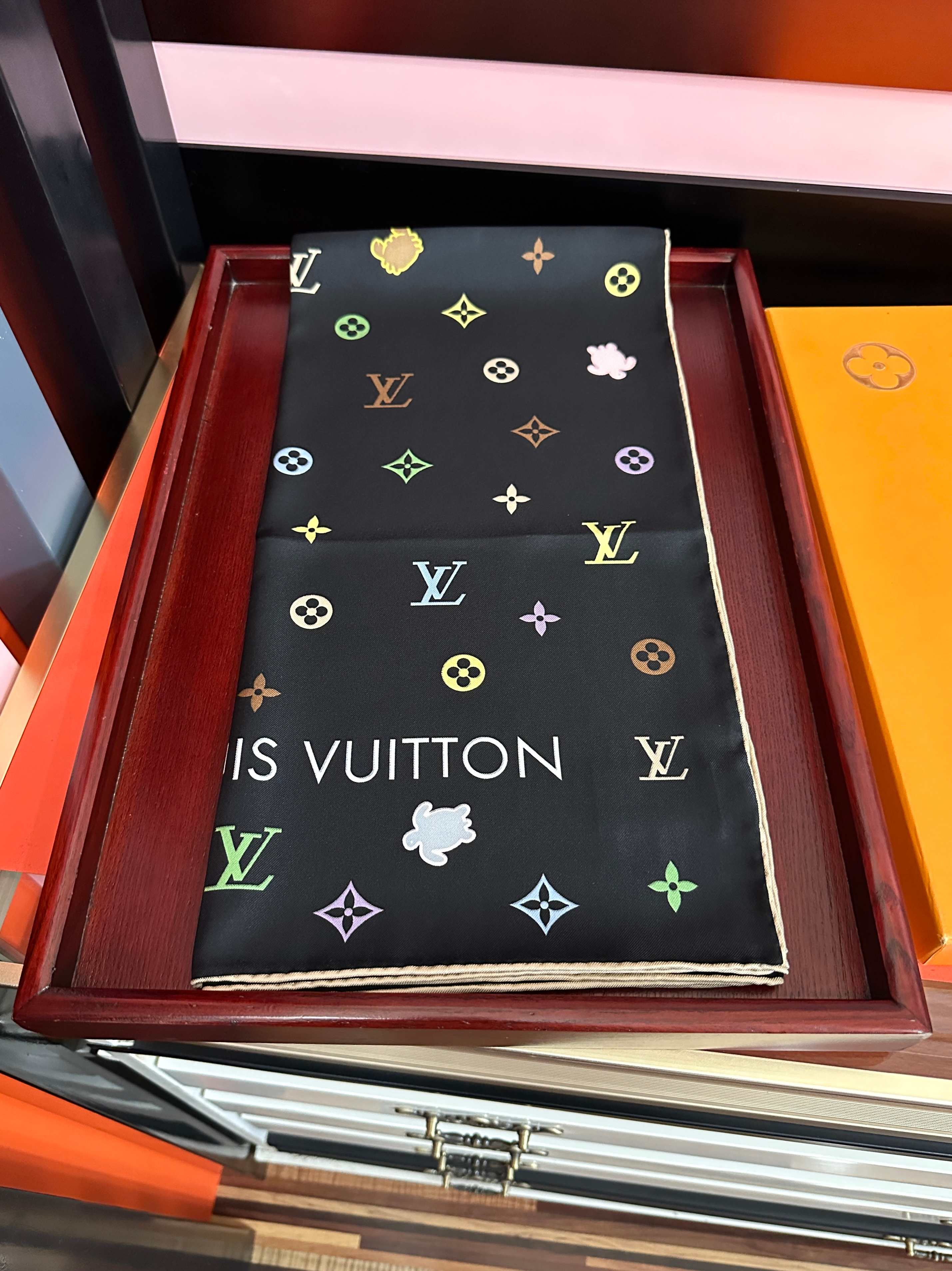 高版本LVZG同步【双面同色】[庆祝]“L家”90经典色彩向原创设计致敬[太阳]作品未经重新诠释或设计[嘴唇]以简单而忠