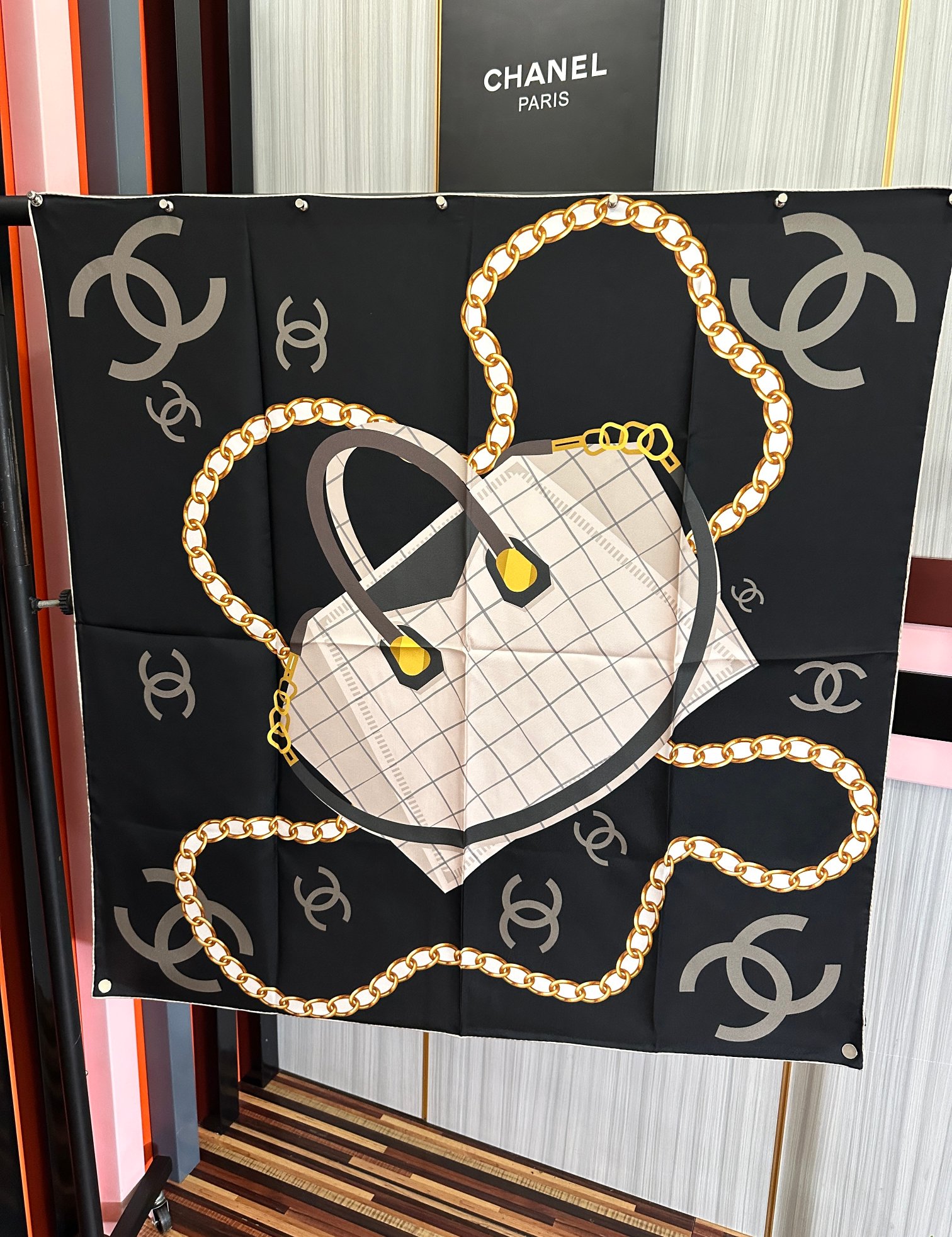 新款 香奈儿 官网同步[庆祝]印花搭配精致的手工卷边工艺[得意]质感高级且细腻👍四边动感十足的标志和C字母签名[嘴唇]中