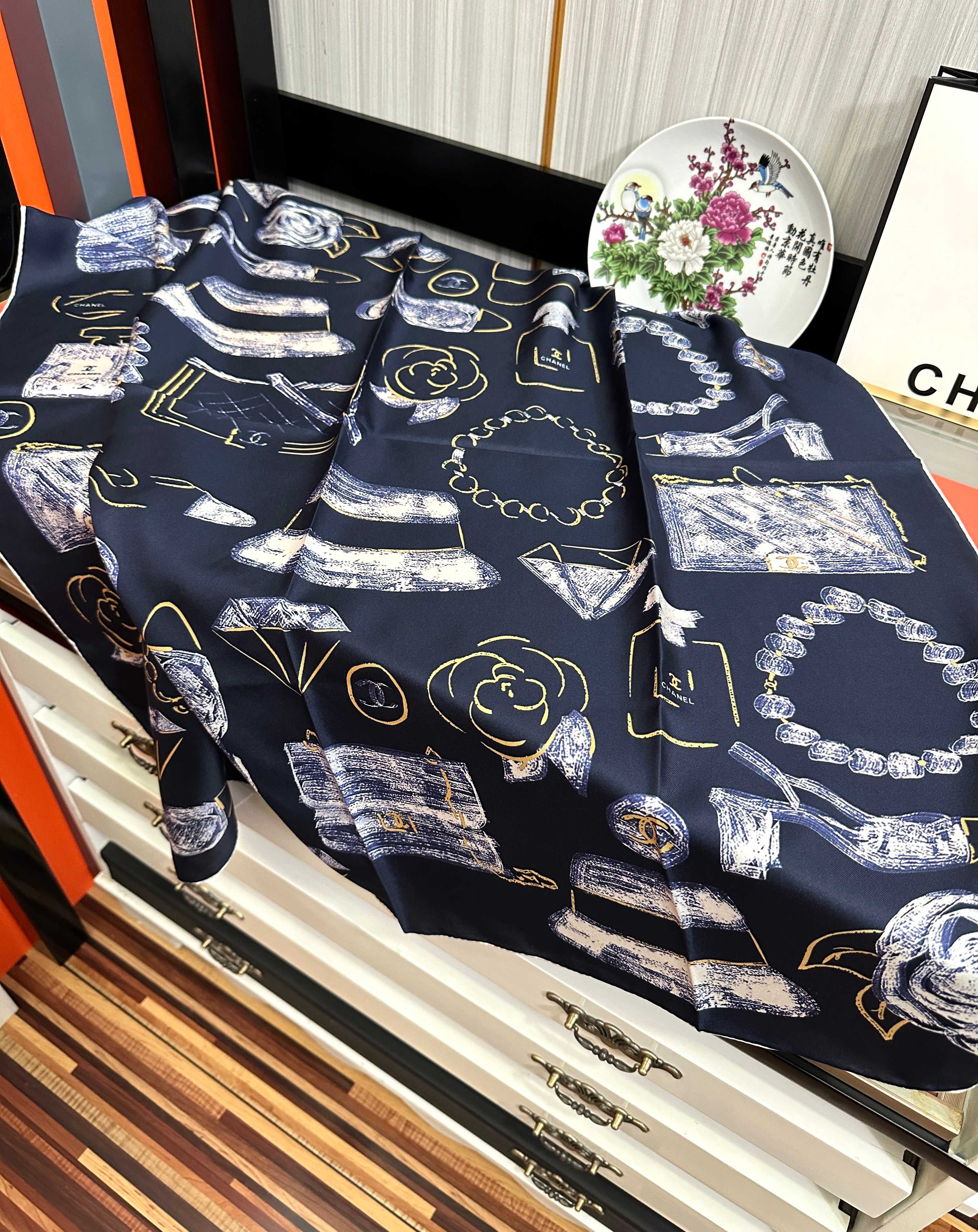 🔥新品 小香🌟太美了[庆祝]四季都可以用‼️真心美的让人非常非常心动 上身效果简直美翻了 品质非常完美👍