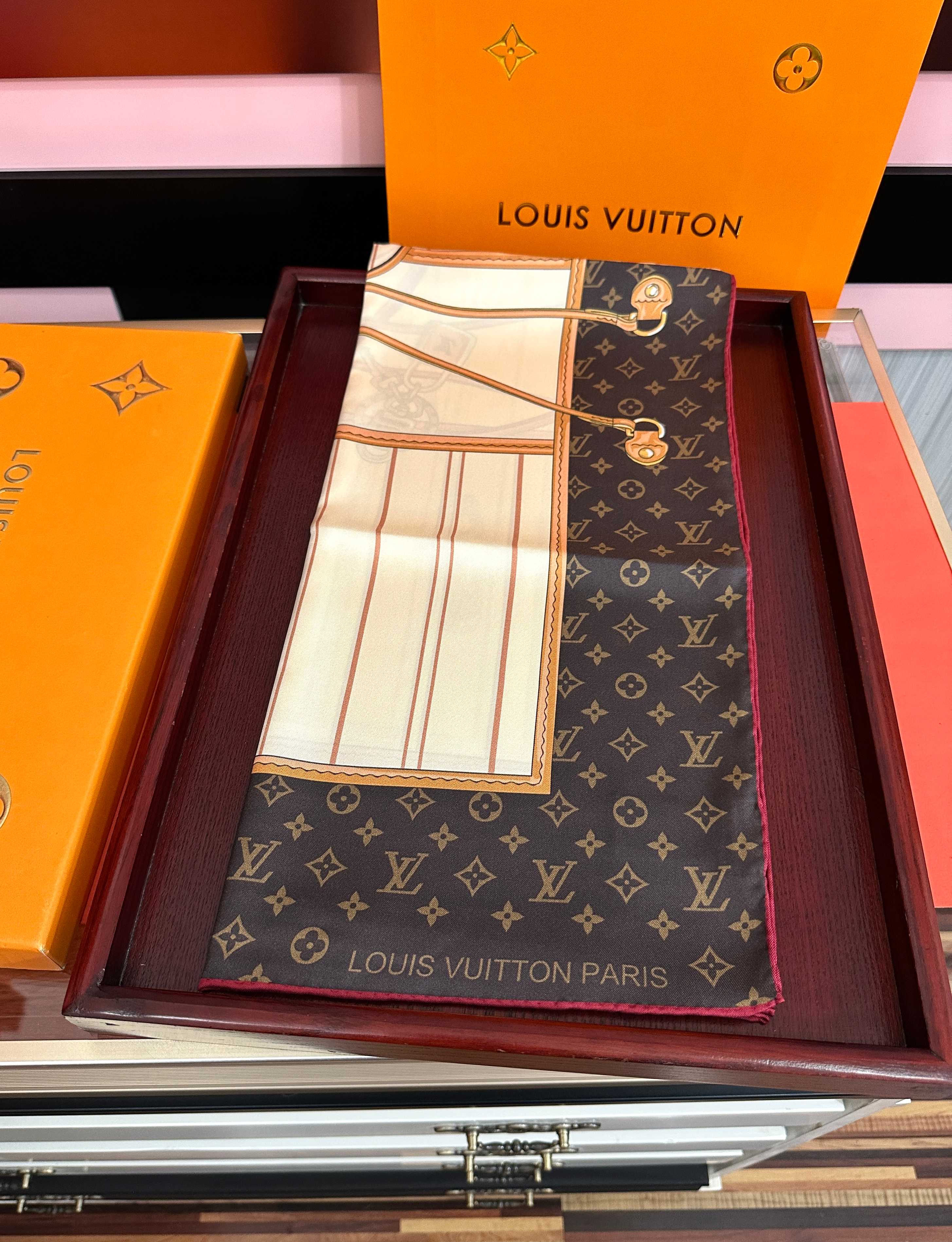 新款🔥LV gw同步【18mm双面同色顶级真丝】[庆祝]“L家”90典藏方巾通过别致的经典色彩向原创设计