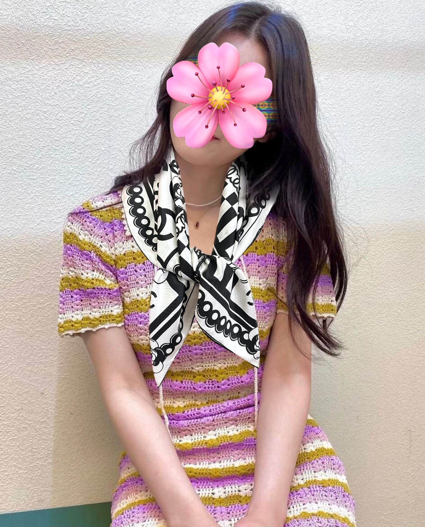 11年新款  香奈儿👍永远都是比较经典[發]一条印有字母Logo图案巧妙搭配[得意]简直太美了[呲牙]爱藏于深处[庆祝]