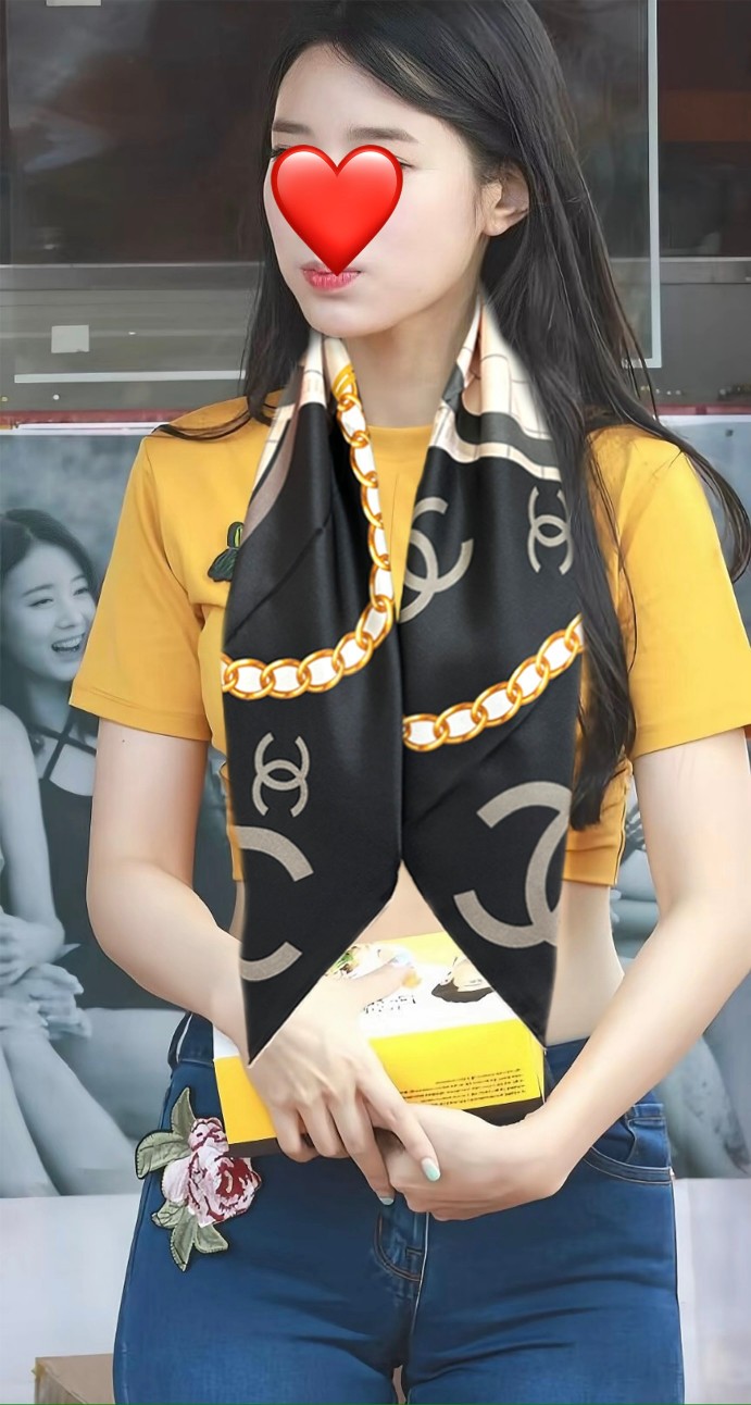 新款 香奈儿 官网同步[庆祝]印花搭配精致的手工卷边工艺[得意]质感高级且细腻👍四边动感十足的标志和C字母签名[嘴唇]中