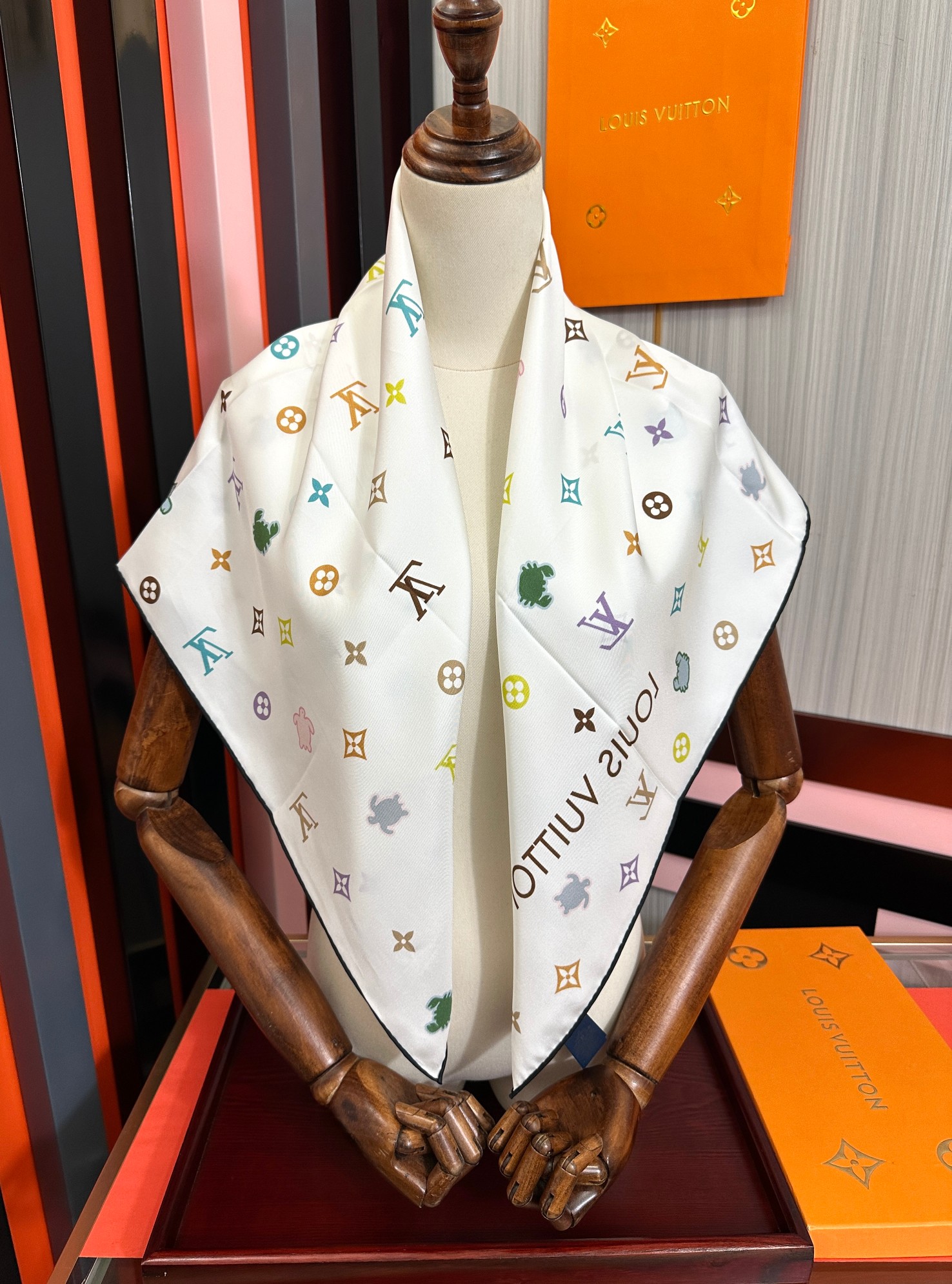 高版本LVZG同步【双面同色】[庆祝]“L家”90经典色彩向原创设计致敬[太阳]作品未经重新诠释或设计[嘴唇]以简单而忠