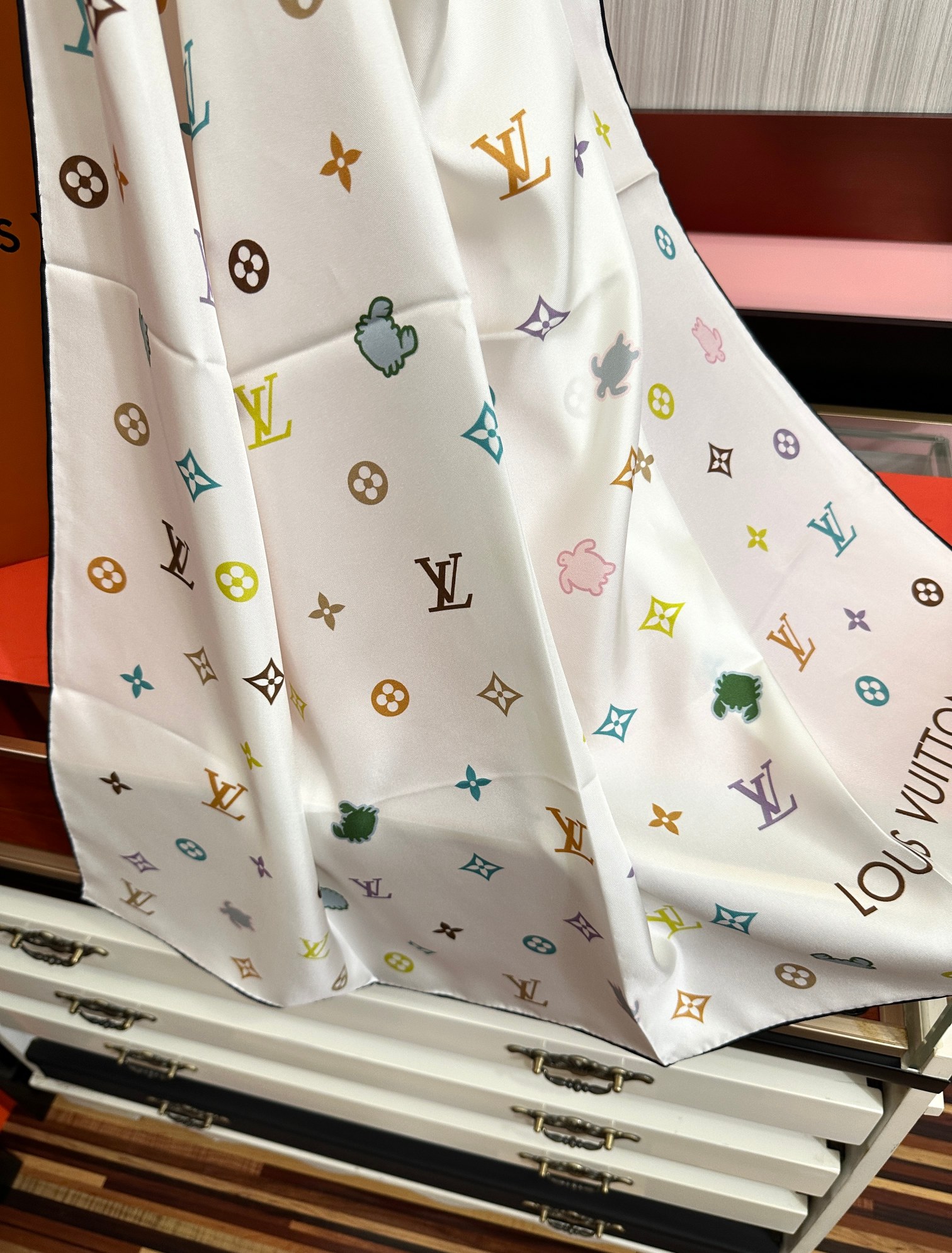 高版本LVZG同步【双面同色】[庆祝]“L家”90经典色彩向原创设计致敬[太阳]作品未经重新诠释或设计[嘴唇]以简单而忠